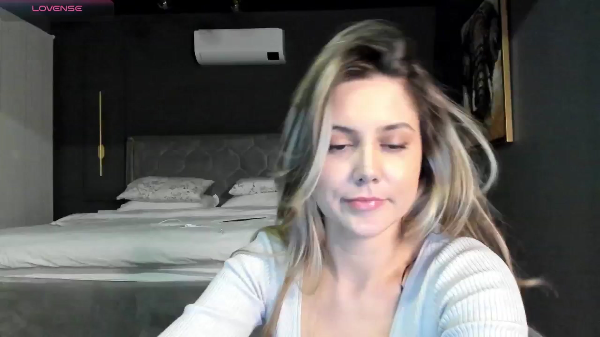 Gallery image thumbnail from NellieCutest's myfreecams stream on, 10/24/2024, 22:22 image 6 of 20