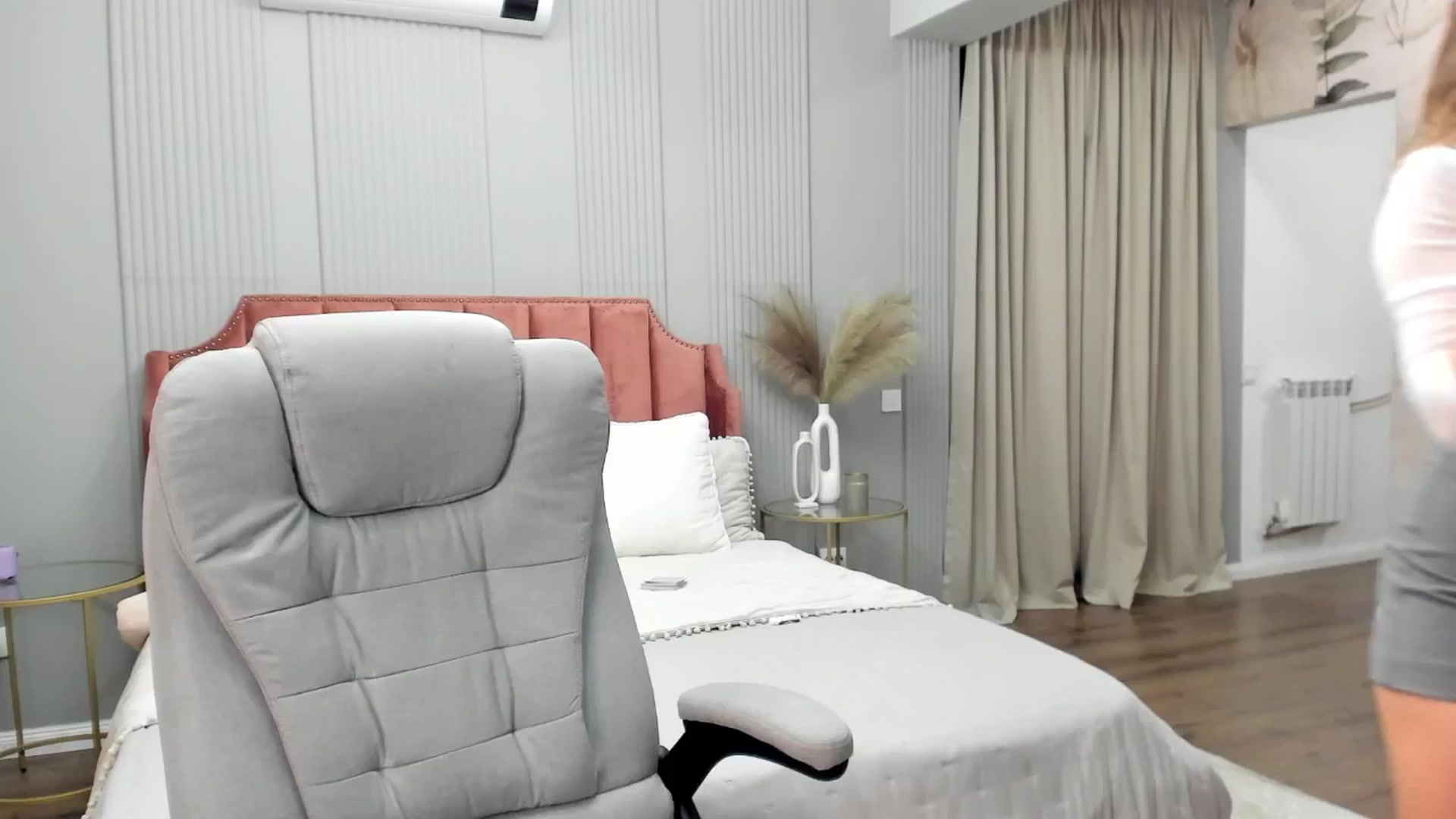 Gallery image thumbnail from NellieCutest's myfreecams stream on, 10/26/2024, 19:21 image 11 of 20