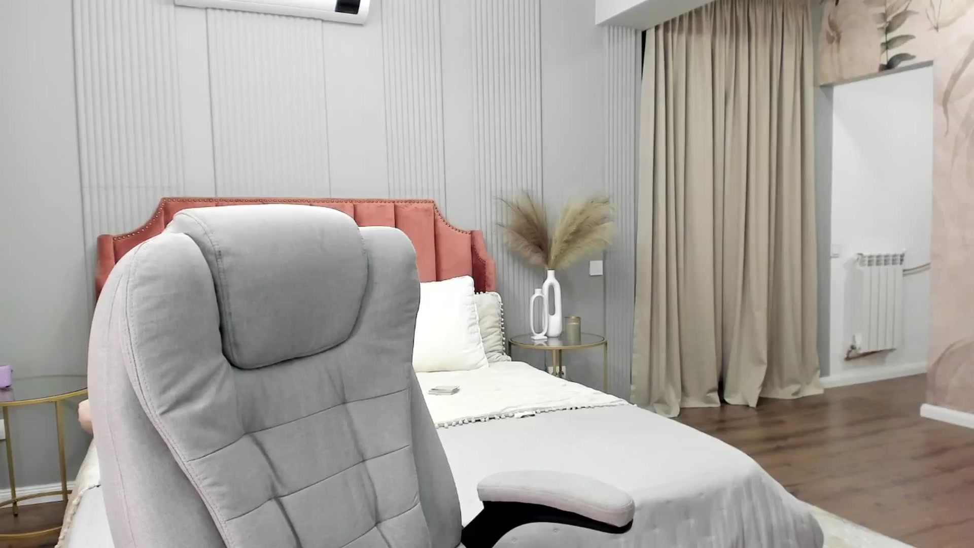 Gallery image thumbnail from NellieCutest's myfreecams stream on, 10/26/2024, 19:21 image 4 of 20