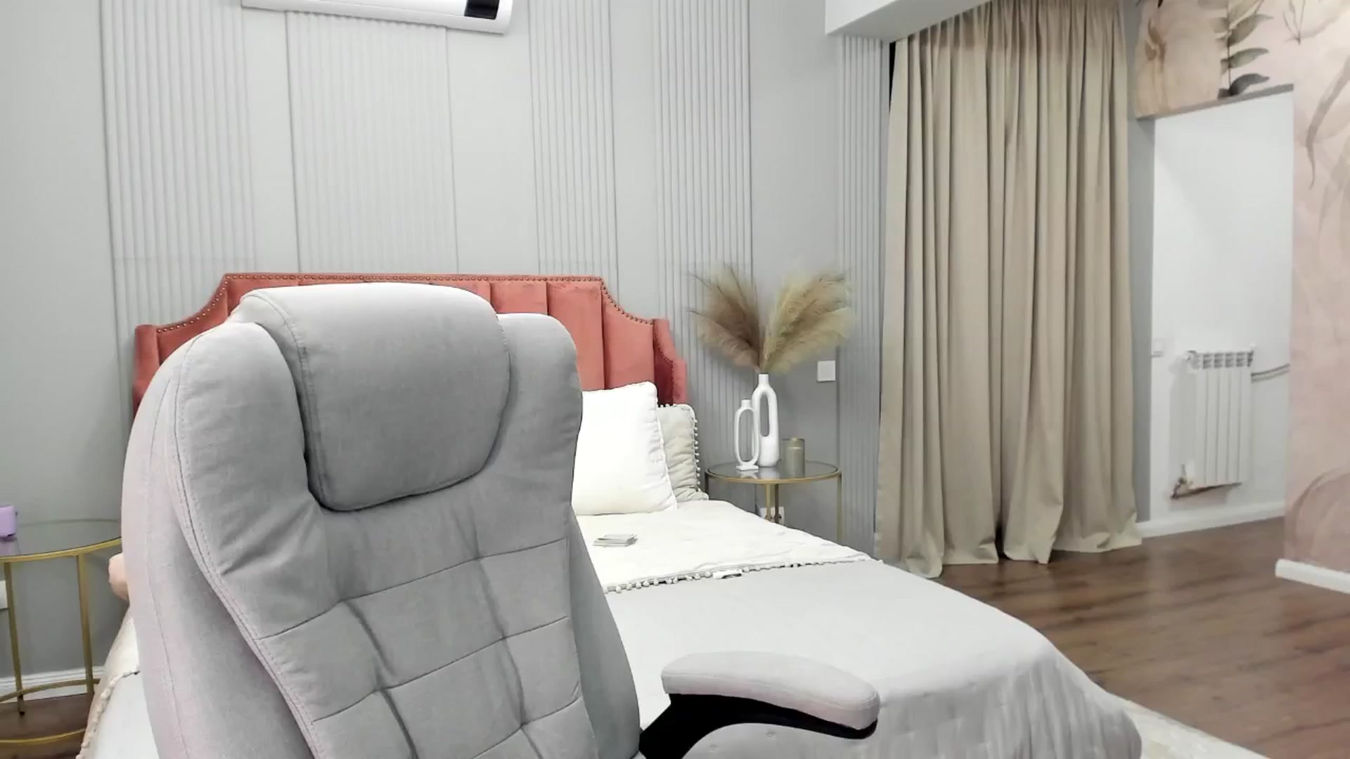 Gallery image thumbnail from NellieCutest's myfreecams stream on, 10/26/2024, 19:21 image 1 of 20