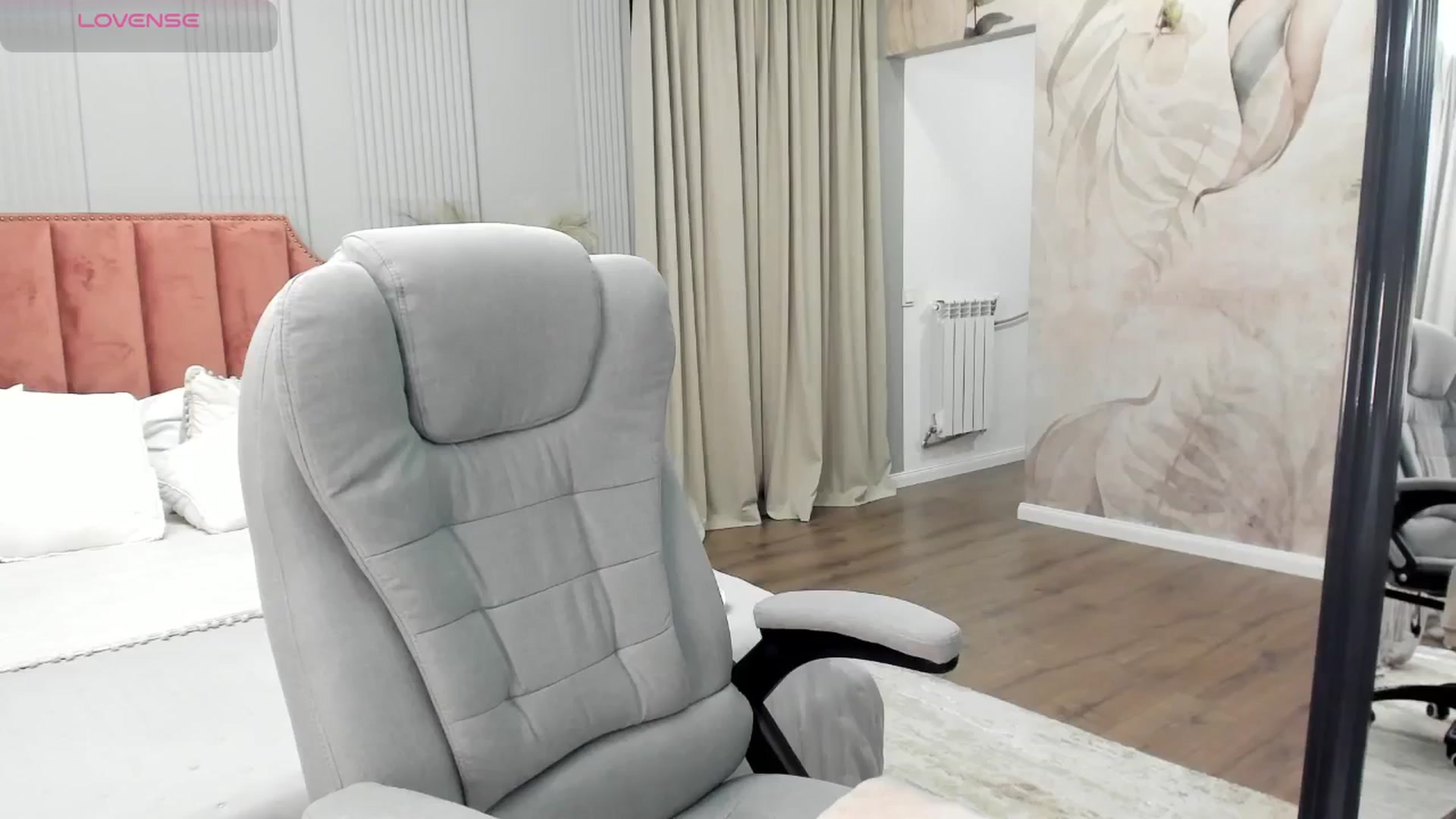 Gallery image thumbnail from NellieCutest's myfreecams stream on, 10/26/2024, 23:59 image 8 of 20