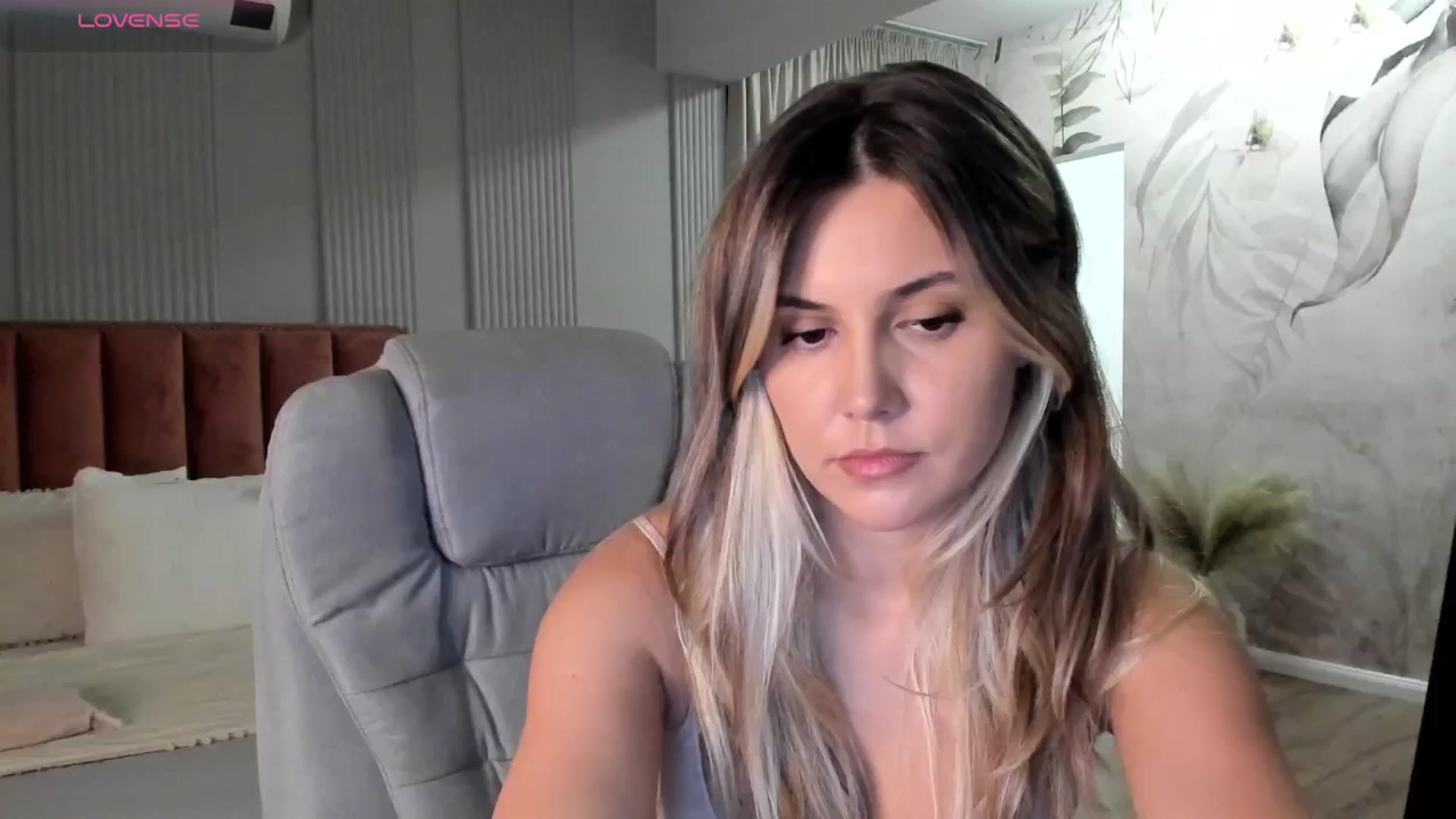 Gallery image thumbnail from NellieCutest's myfreecams stream on, 11/02/2024, 21:13 image 12 of 20
