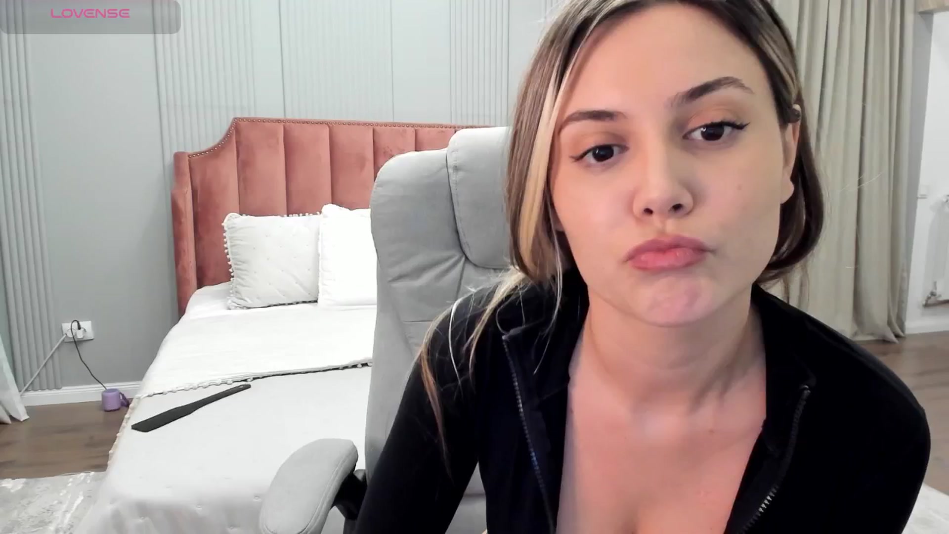 Gallery image thumbnail from NellieCutest's myfreecams stream on, 11/03/2024, 23:20 image 8 of 20