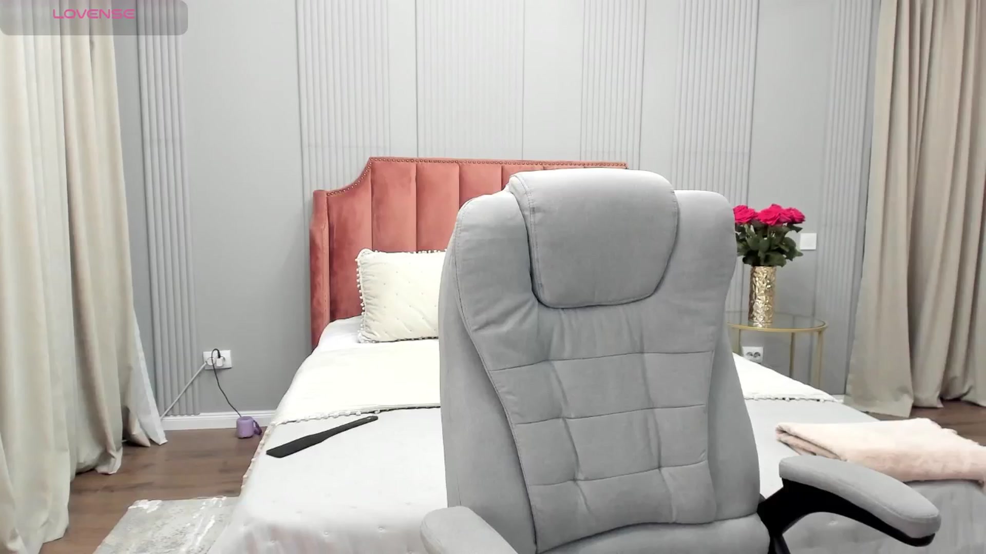 Gallery image thumbnail from NellieCutest's myfreecams stream on, 11/03/2024, 23:20 image 1 of 20