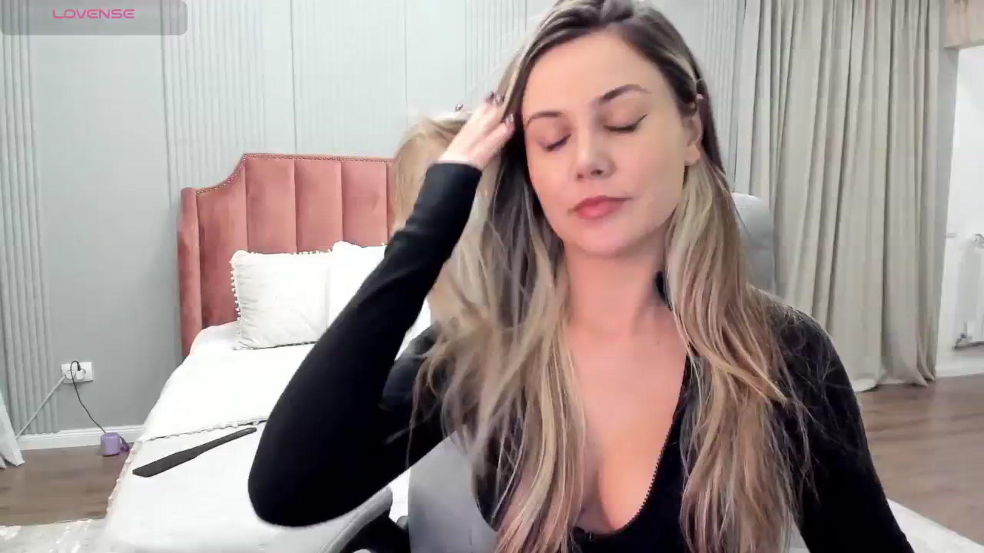 Gallery image thumbnail from NellieCutest's myfreecams stream on, 11/03/2024, 23:20 image 6 of 20