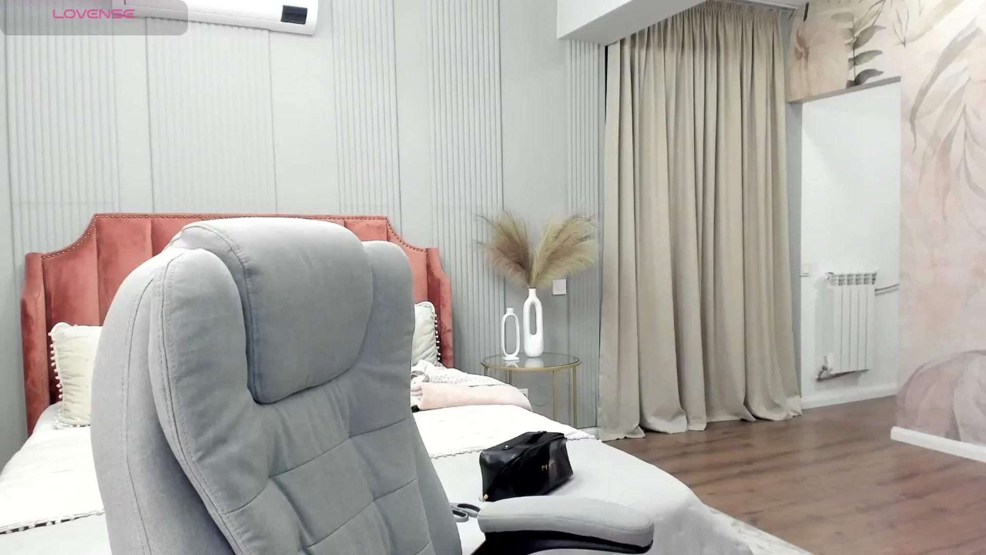 Gallery image thumbnail from NellieCutest's myfreecams stream on, 11/09/2024, 21:49 image 5 of 20