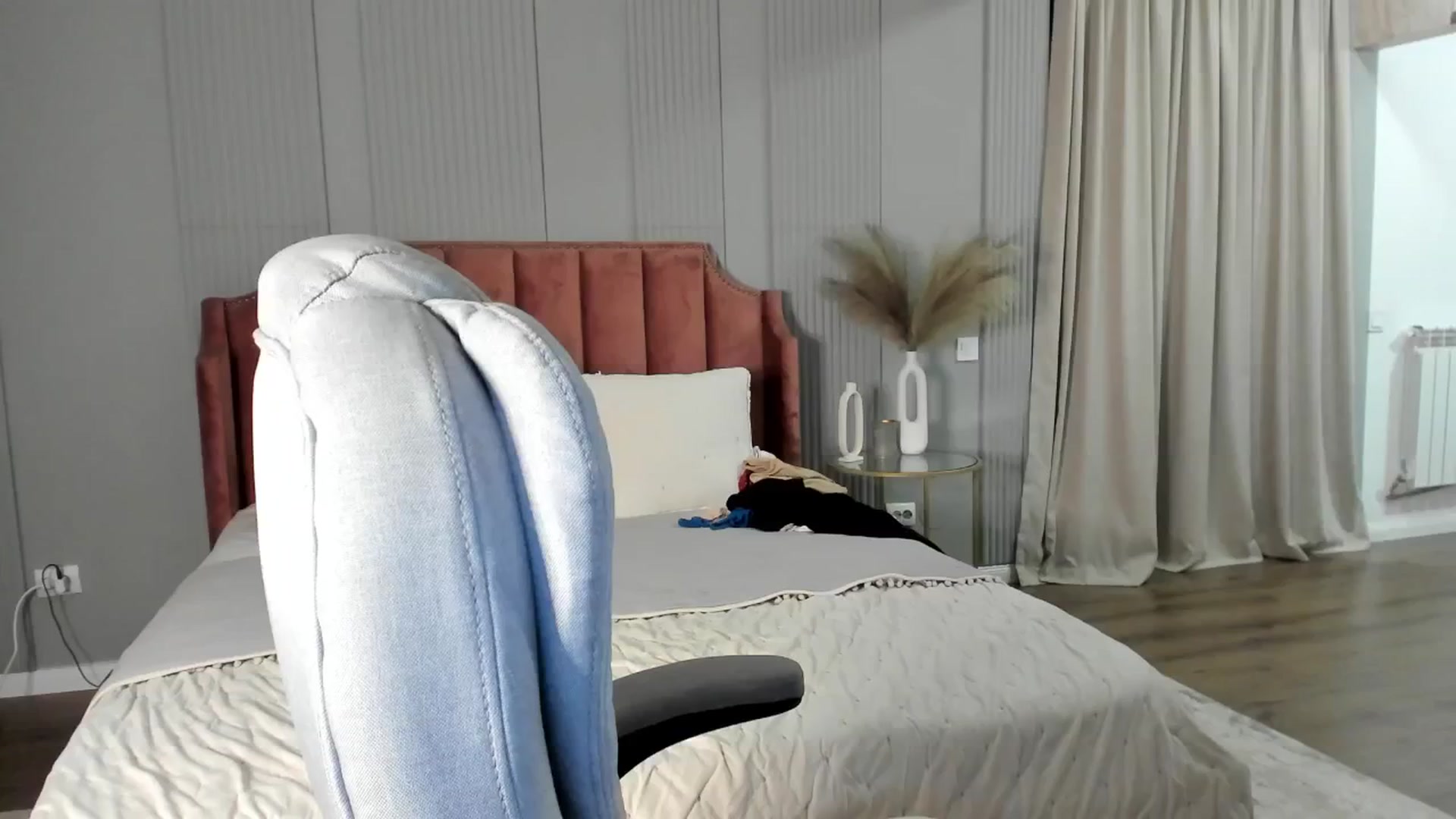Gallery image thumbnail from NellieCutest's myfreecams stream on, 11/29/2024, 24:00 image 2 of 20