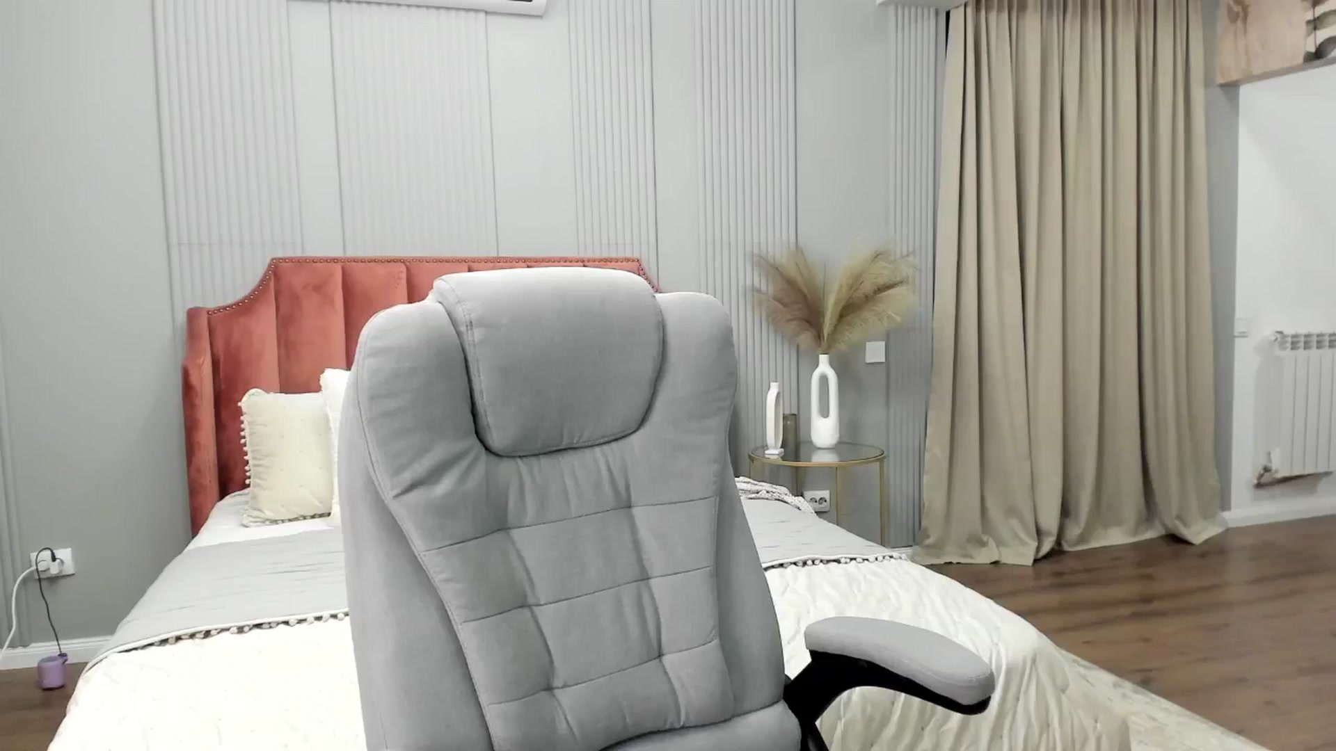 Gallery image thumbnail from NellieCutest's myfreecams stream on, 11/29/2024, 22:55 image 1 of 20
