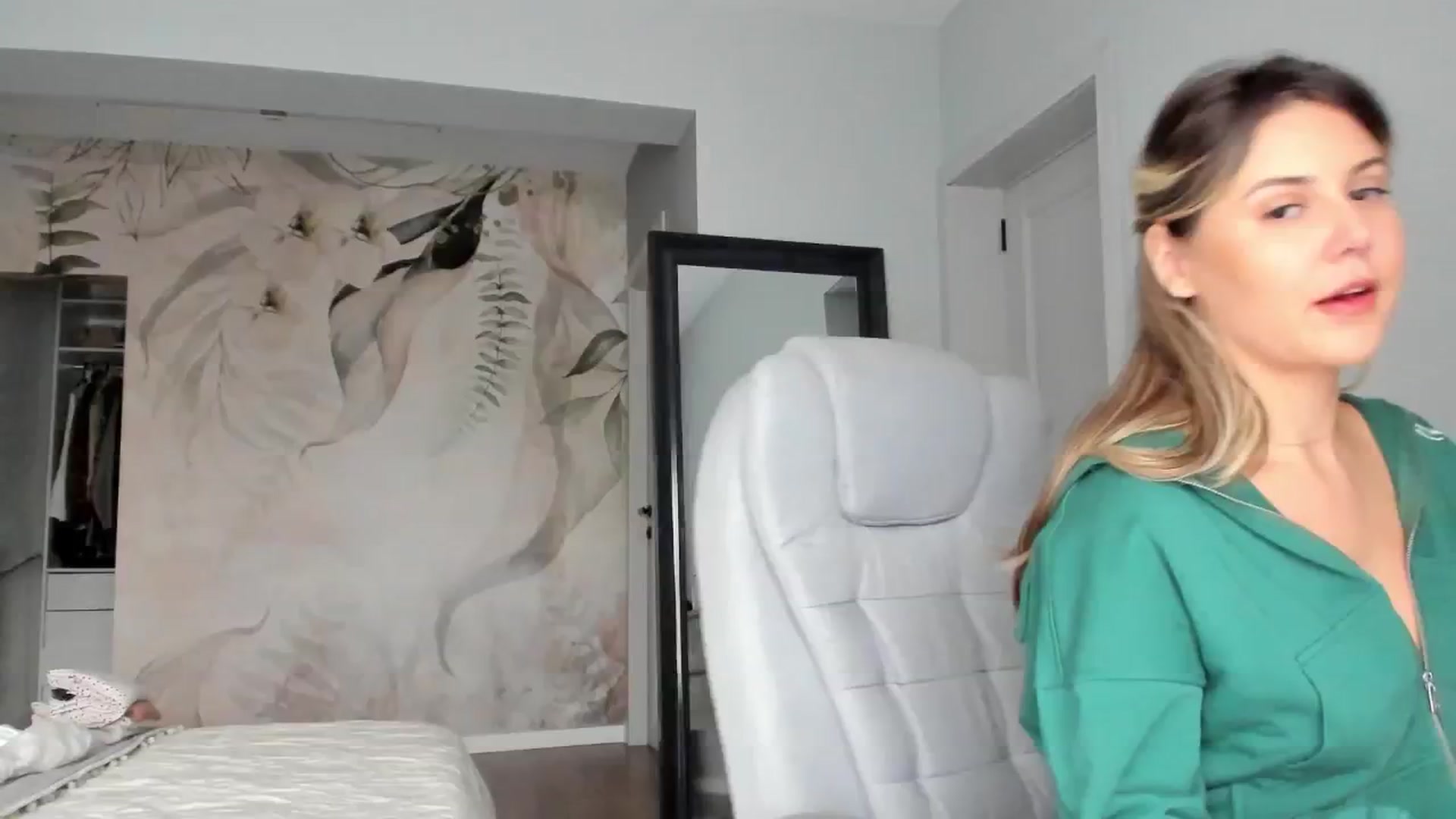 Gallery image thumbnail from NellieCutest's myfreecams stream on, 12/06/2024, 11:22 image 7 of 20