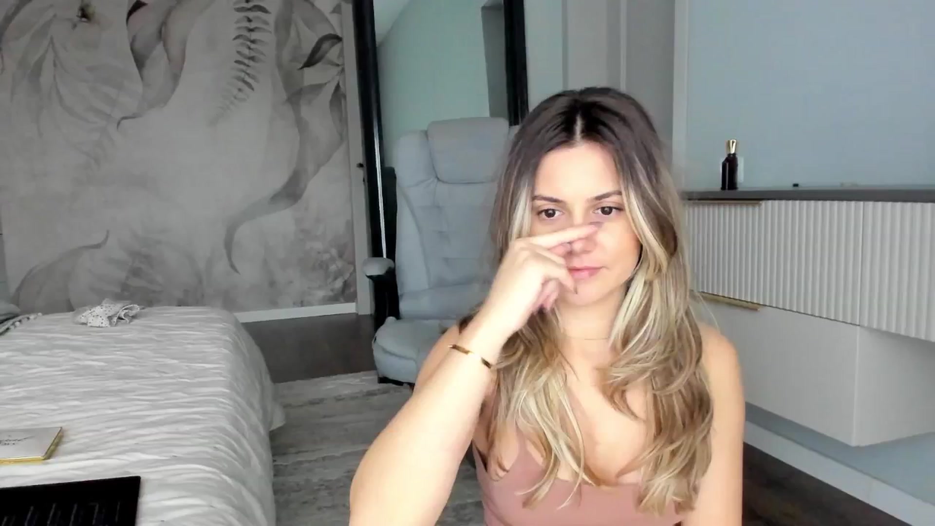 Gallery image thumbnail from NellieCutest's myfreecams stream on, 12/06/2024, 12:21 image 20 of 20