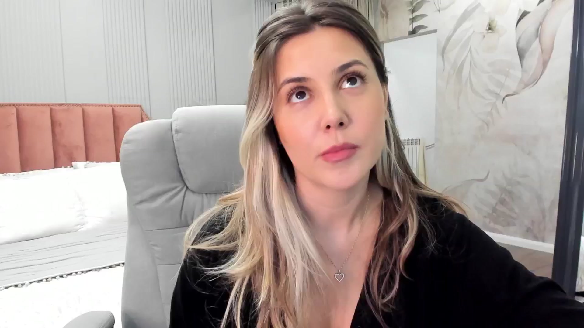 Gallery image thumbnail from NellieCutest's myfreecams stream on, 12/19/2024, 20:33 image 16 of 20