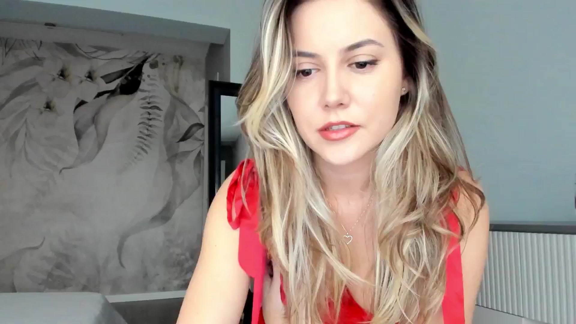 Gallery image thumbnail from NellieCutest's myfreecams stream on, 12/27/2024, 11:52 image 7 of 20