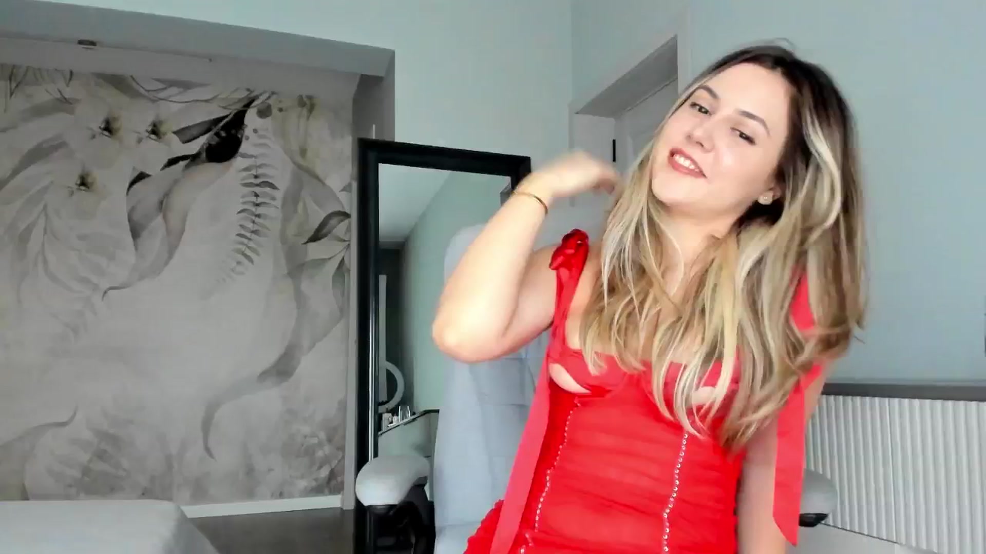 Gallery image thumbnail from NellieCutest's myfreecams stream on, 12/27/2024, 11:52 image 8 of 20