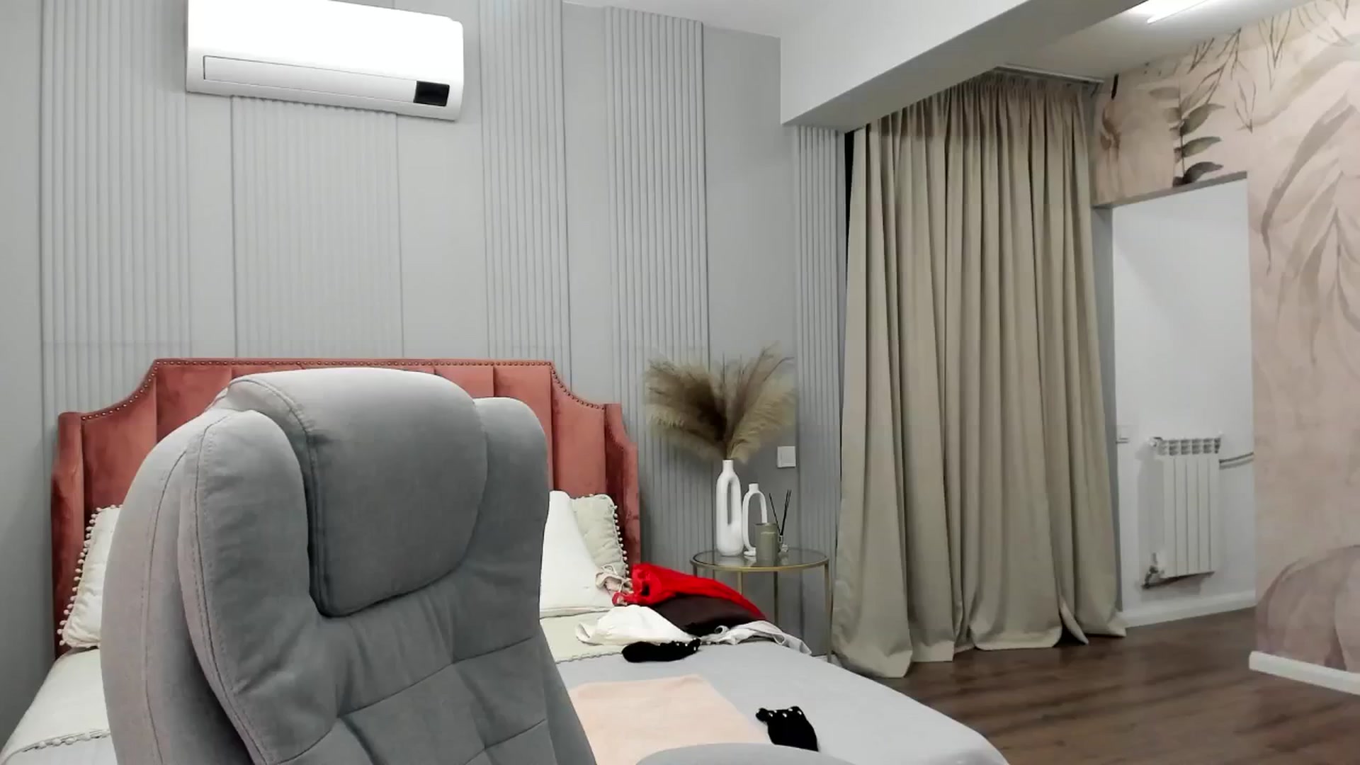 Gallery image thumbnail from NellieCutest's myfreecams stream on, 12/27/2024, 20:30 image 4 of 20