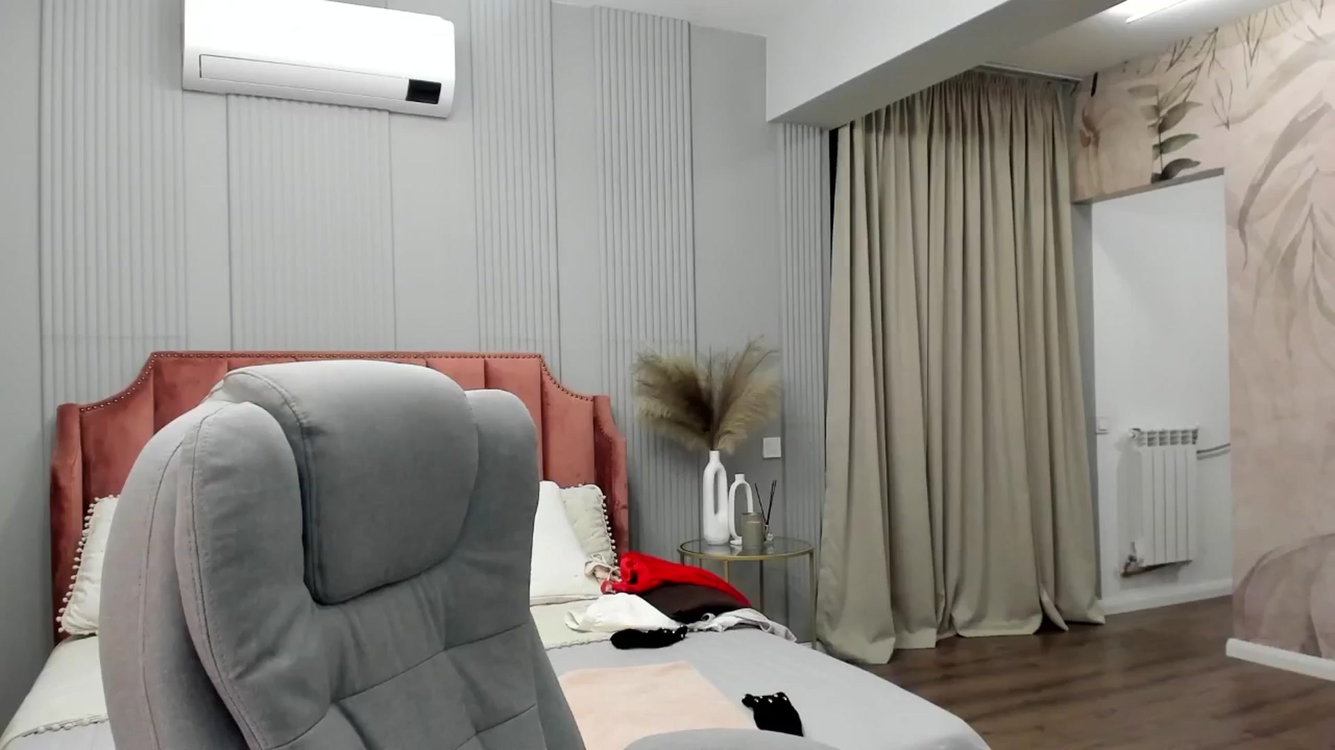 Gallery image thumbnail from NellieCutest's myfreecams stream on, 12/27/2024, 20:30 image 2 of 20