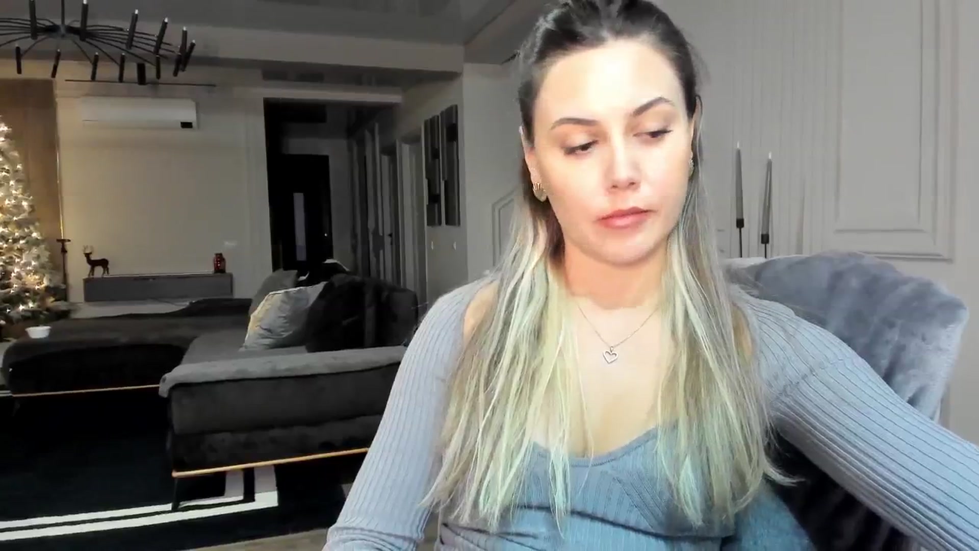 Gallery image thumbnail from NellieCutest's myfreecams stream on, 12/29/2024, 19:22 image 5 of 20