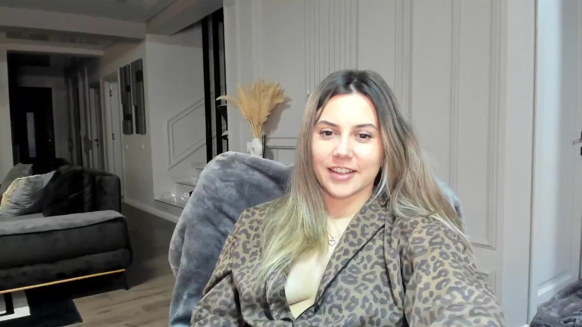 Gallery image thumbnail from NellieCutest's myfreecams stream on, 12/29/2024, 20:16 image 20 of 20