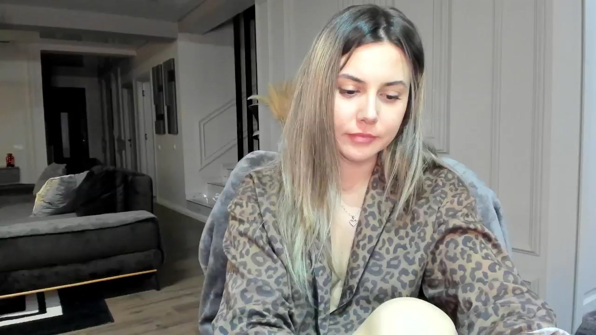 Gallery image thumbnail from NellieCutest's myfreecams stream on, 12/29/2024, 20:16 image 16 of 20