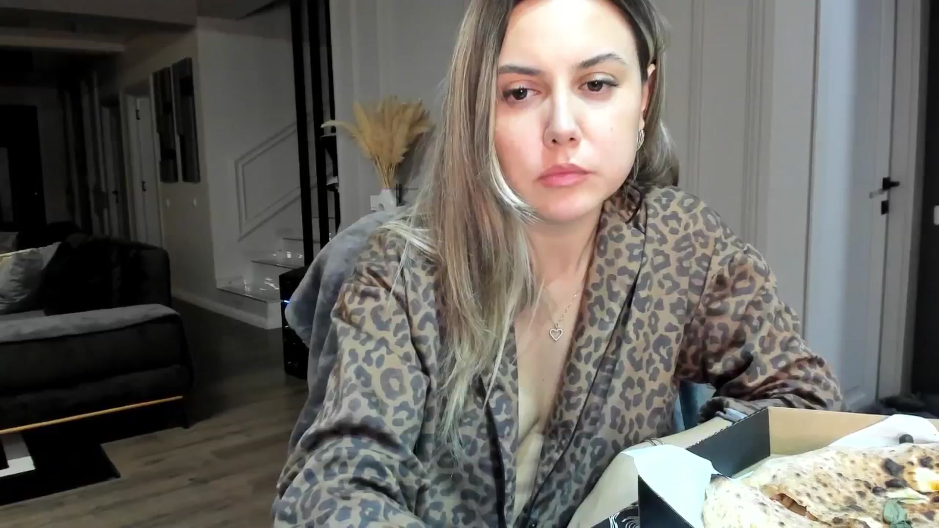 Gallery image thumbnail from NellieCutest's myfreecams stream on, 12/29/2024, 20:16 image 6 of 20