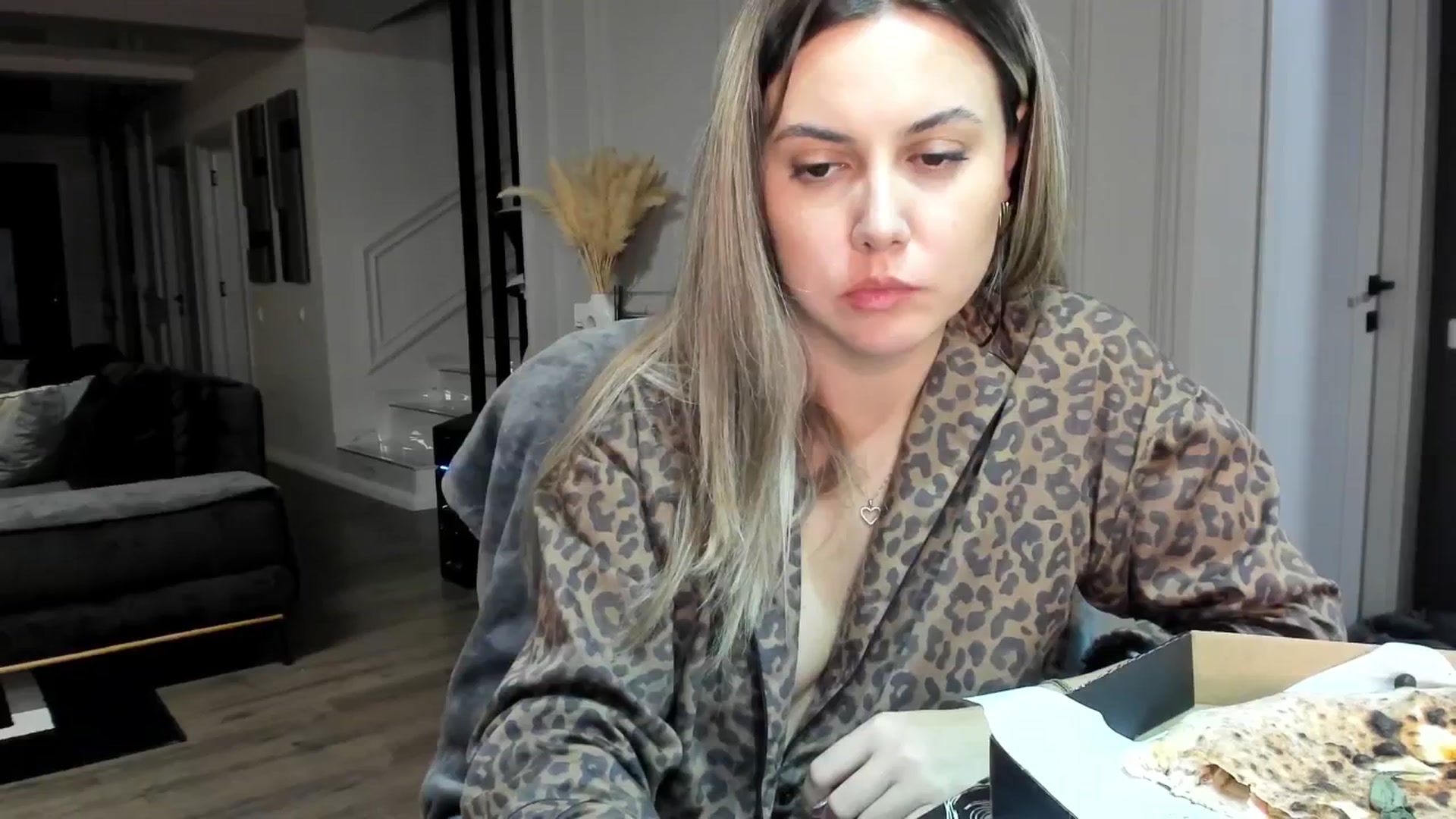 Gallery image thumbnail from NellieCutest's myfreecams stream on, 12/29/2024, 20:16 image 8 of 20
