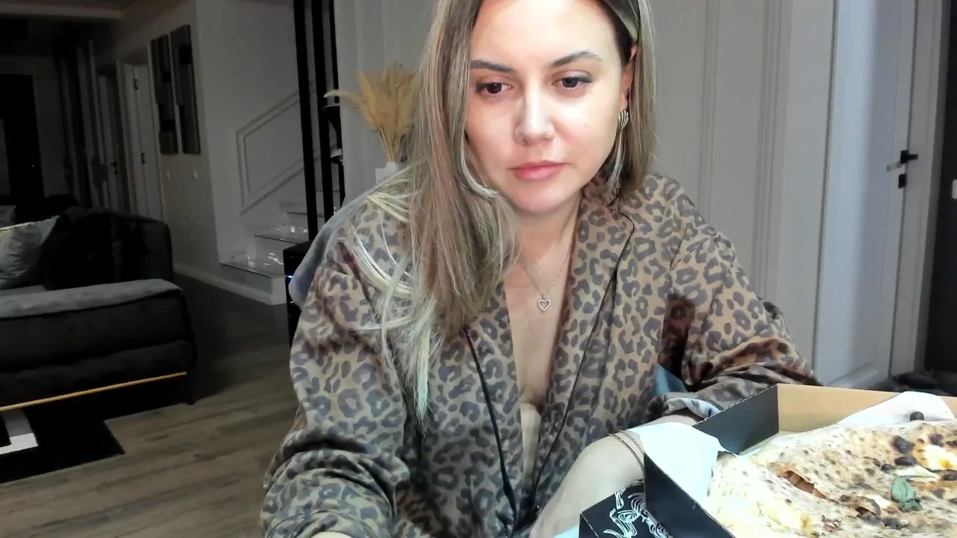 Gallery image thumbnail from NellieCutest's myfreecams stream on, 12/29/2024, 20:16 image 4 of 20