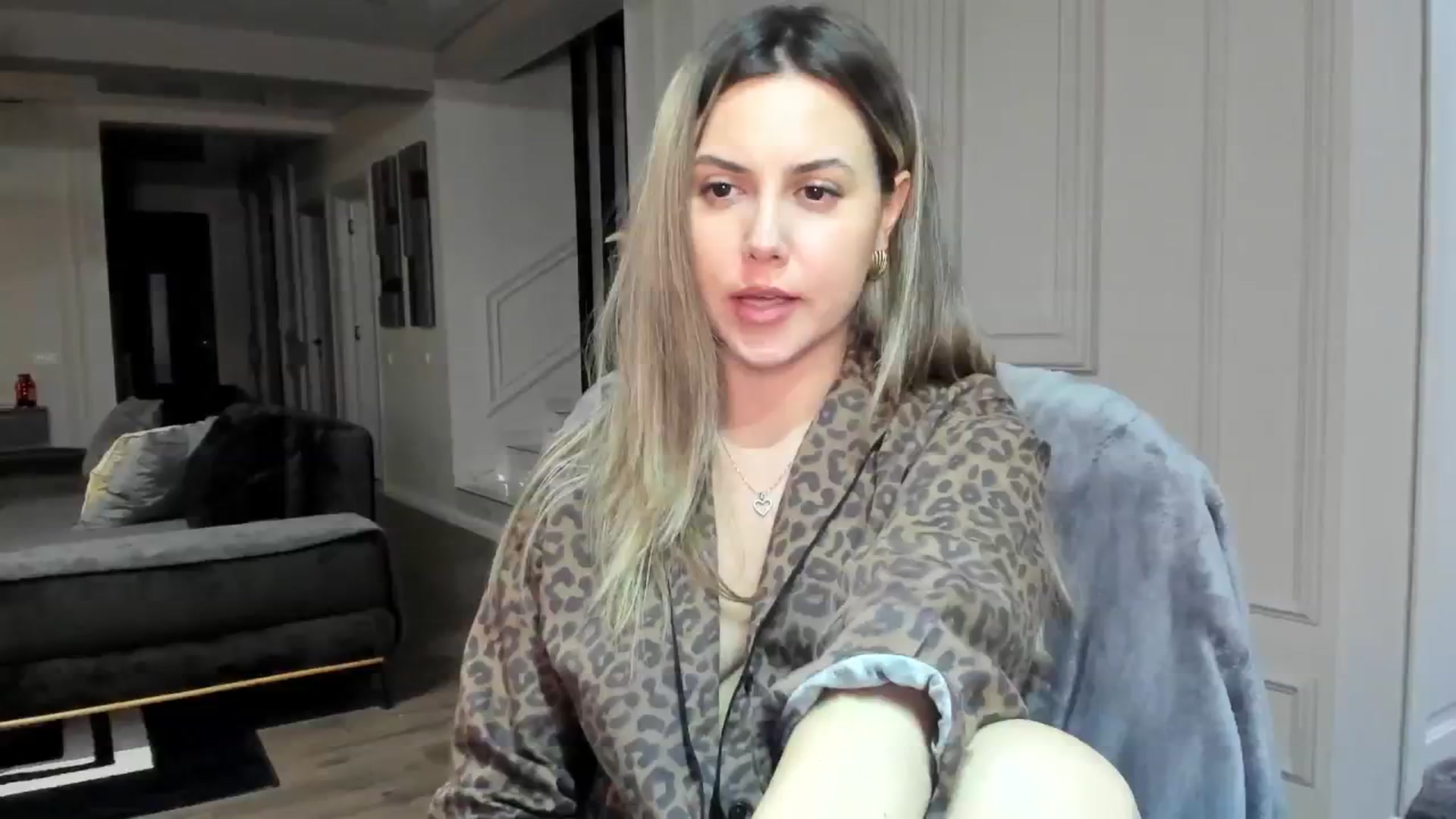 Gallery image thumbnail from NellieCutest's myfreecams stream on, 12/29/2024, 20:16 image 13 of 20