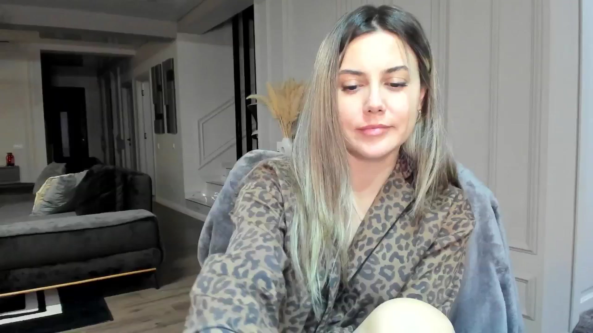 Gallery image thumbnail from NellieCutest's myfreecams stream on, 12/29/2024, 20:16 image 15 of 20