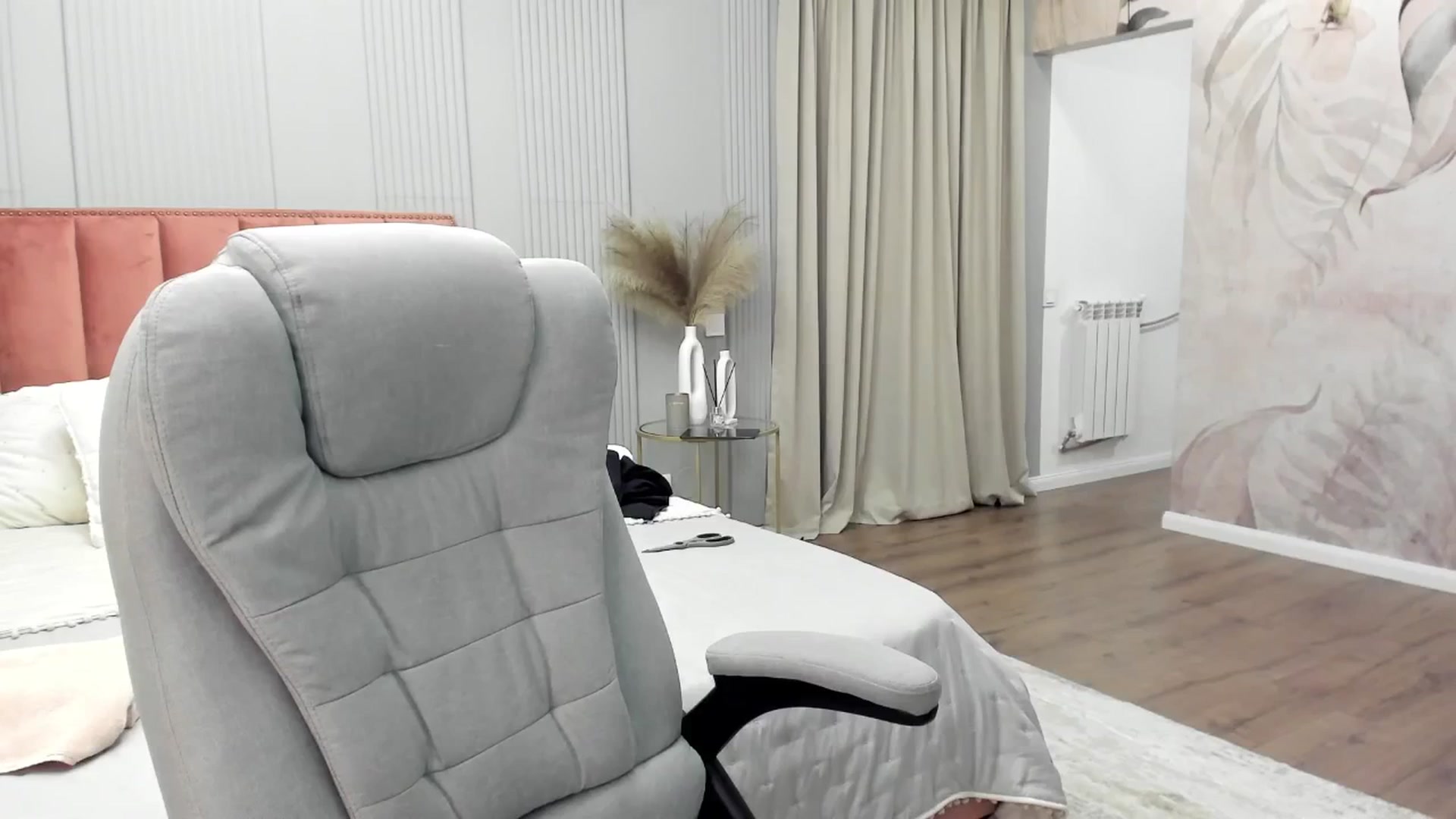 Gallery image thumbnail from NellieCutest's myfreecams stream on, 01/10/2025, 22:31 image 5 of 20