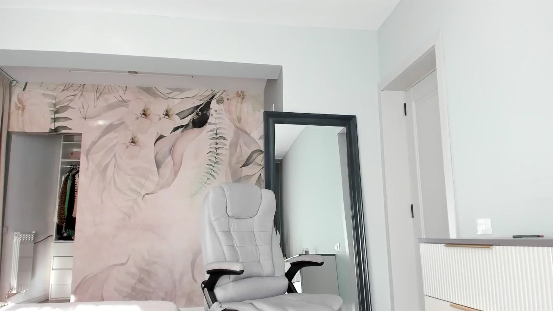 Gallery image thumbnail from NellieCutest's myfreecams stream on, 01/11/2025, 12:17 image 19 of 20