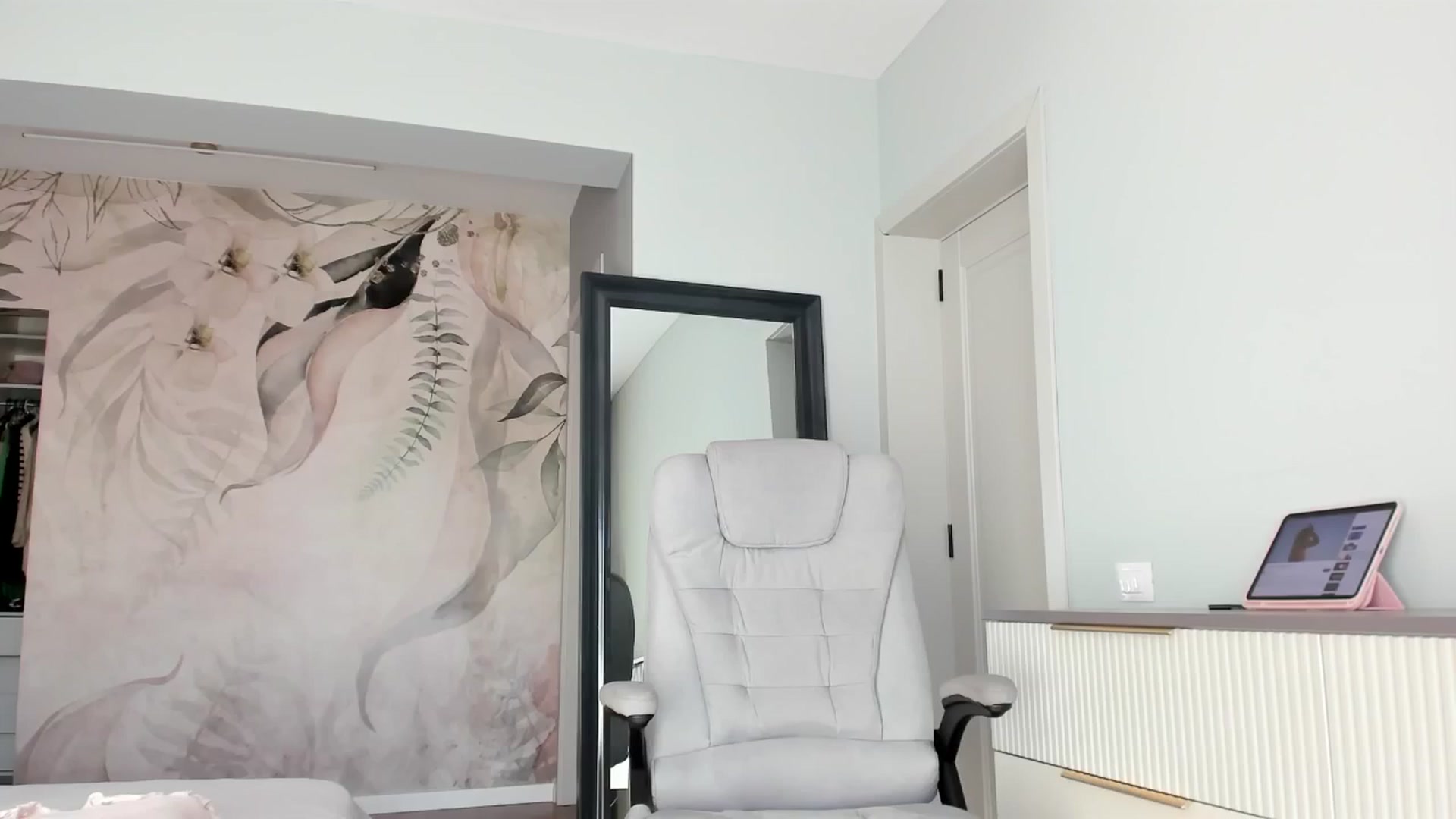 Gallery image thumbnail from NellieCutest's myfreecams stream on, 01/11/2025, 12:17 image 2 of 20