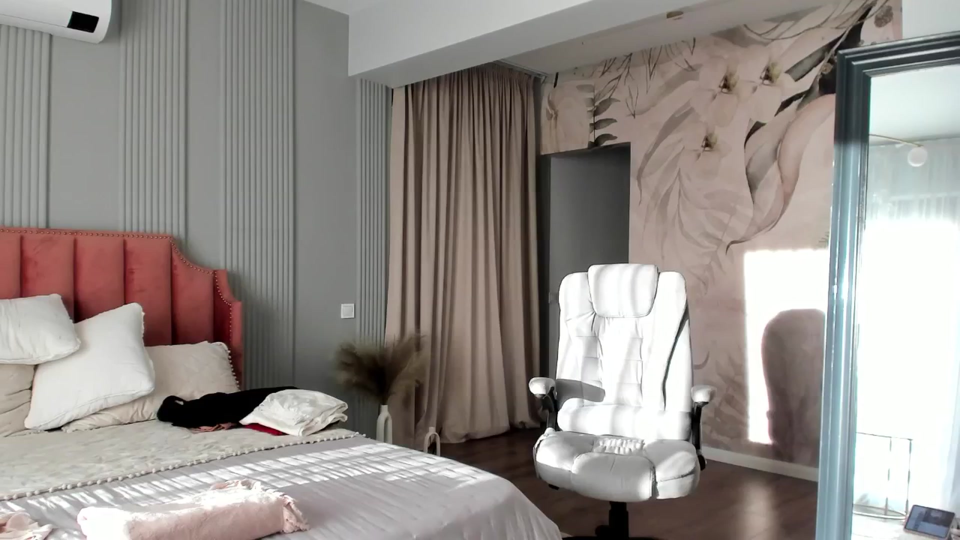 Gallery image thumbnail from NellieCutest's myfreecams stream on, 01/11/2025, 13:42 image 20 of 20