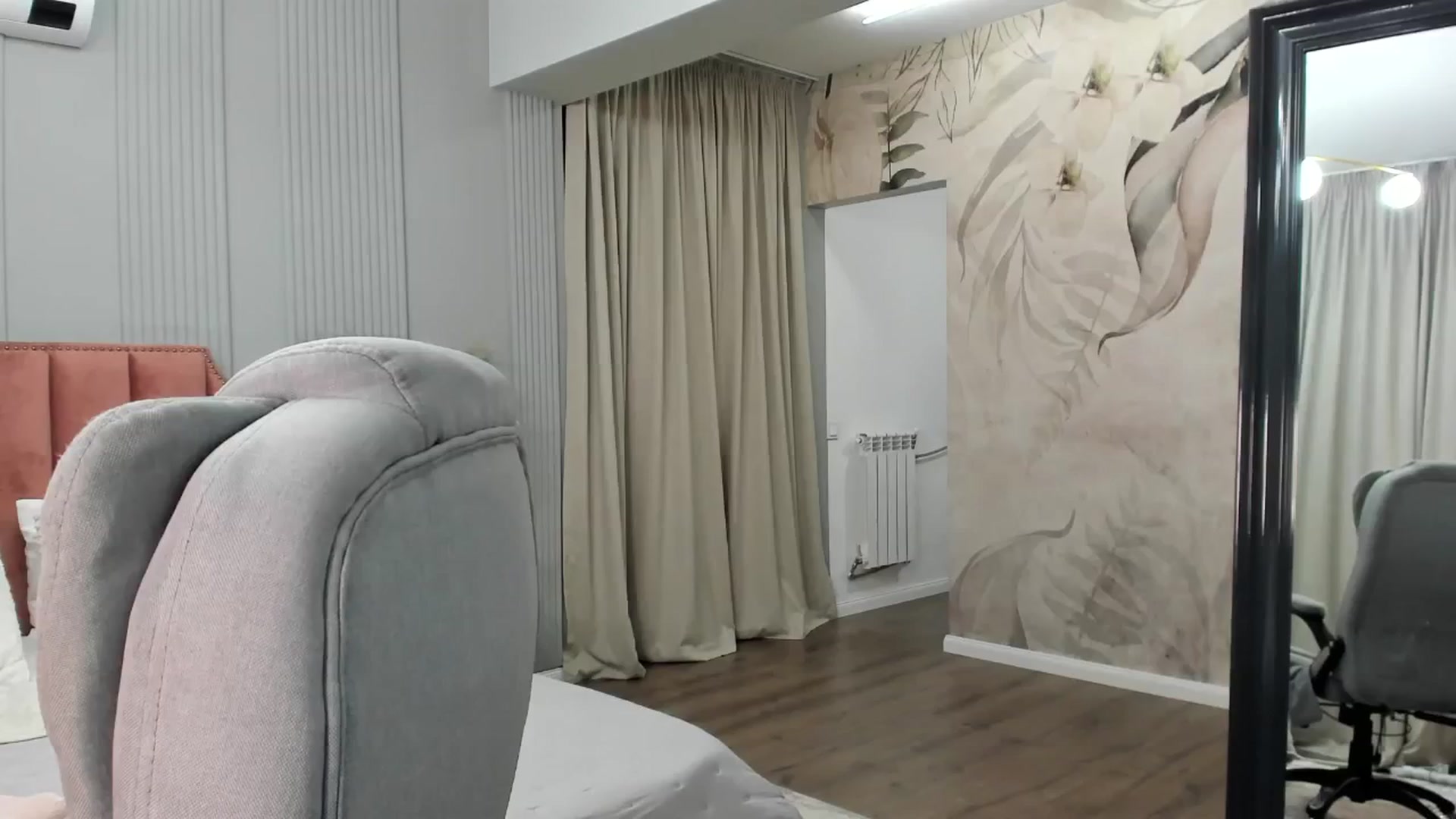 Gallery image thumbnail from NellieCutest's myfreecams stream on, 01/16/2025, 23:07 image 12 of 20