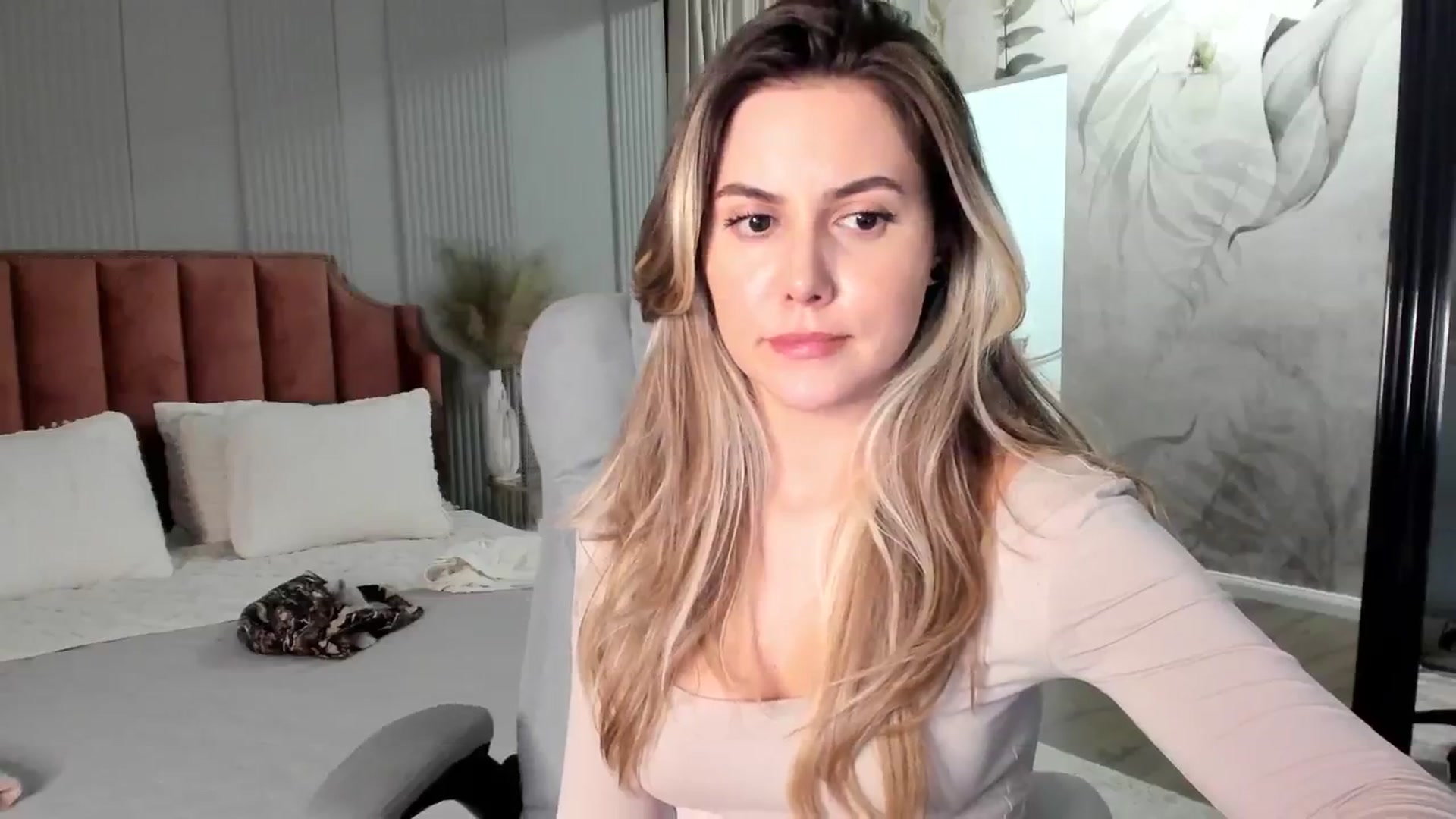 Gallery image thumbnail from NellieCutest's myfreecams stream on, 01/17/2025, 23:08 image 14 of 20