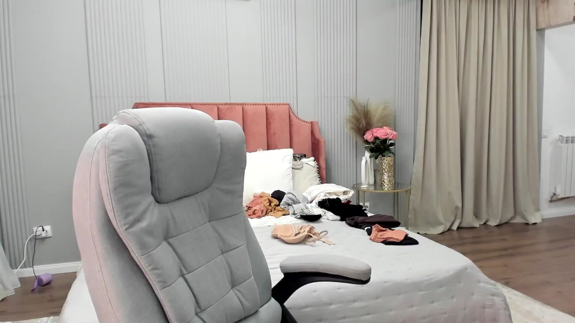Gallery image thumbnail from NellieCutest's myfreecams stream on, 01/18/2025, 23:08 image 1 of 20
