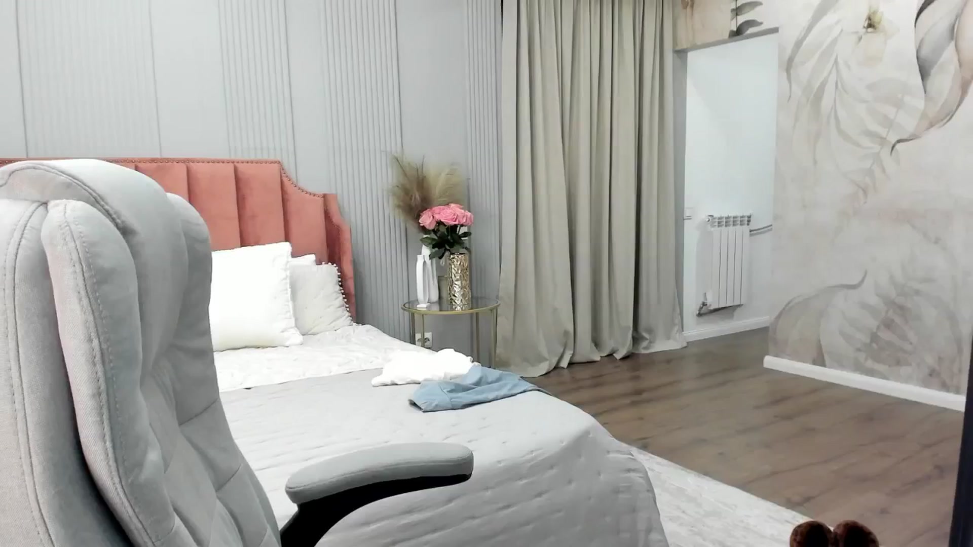 Gallery image thumbnail from NellieCutest's myfreecams stream on, 01/19/2025, 22:04 image 12 of 20