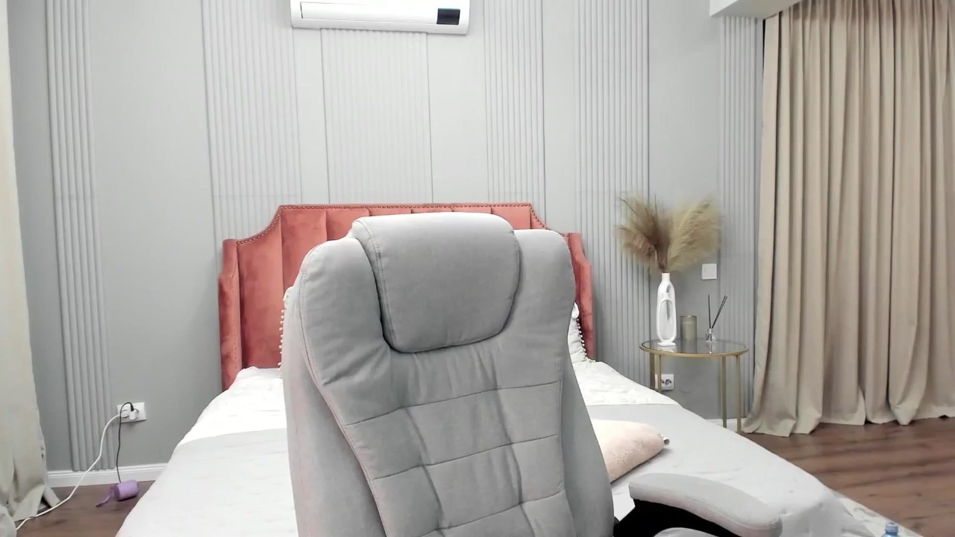 Gallery image thumbnail from NellieCutest's myfreecams stream on, 01/26/2025, 20:58 image 1 of 20