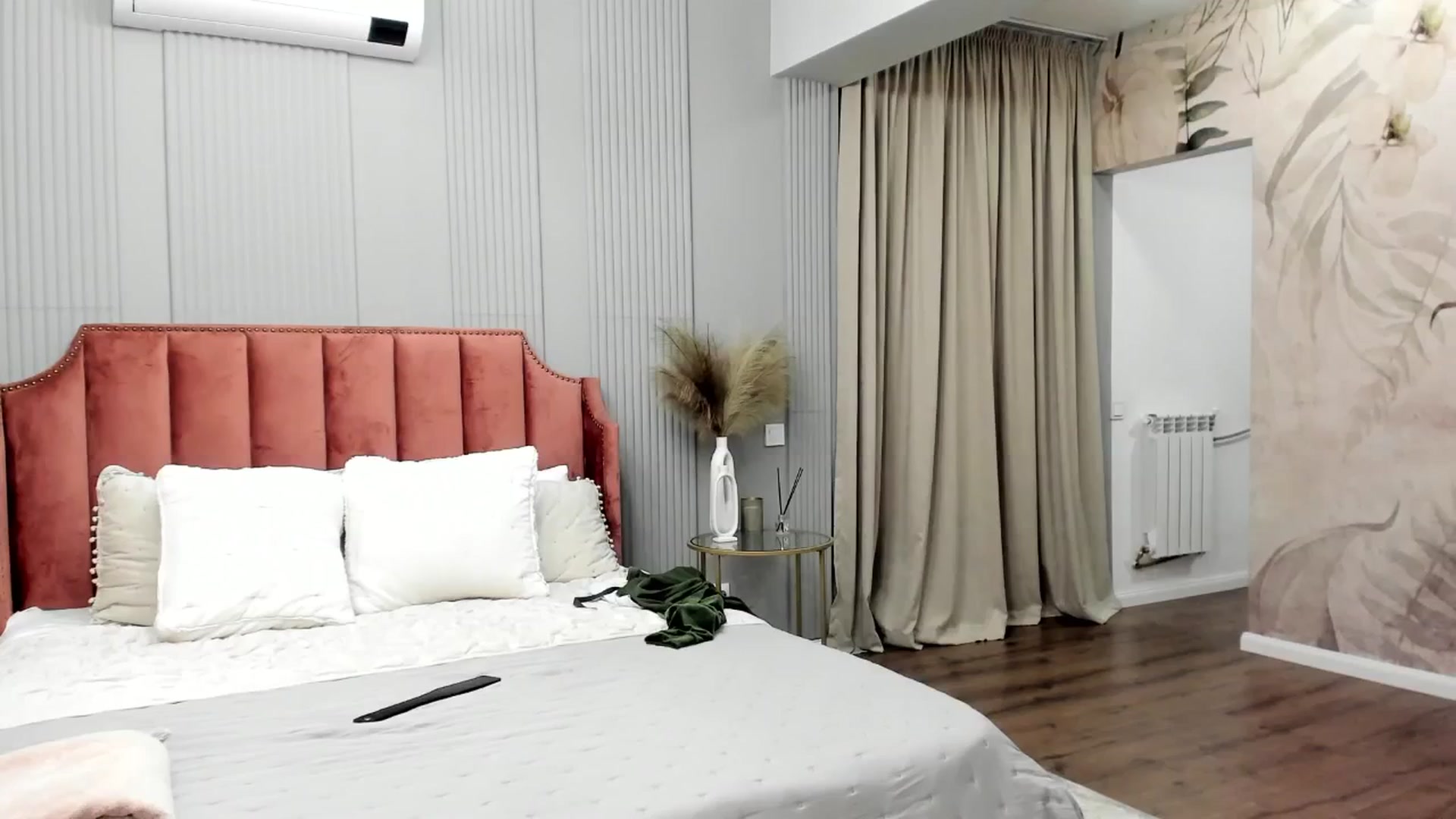 Gallery image thumbnail from NellieCutest's myfreecams stream on, 01/30/2025, 22:15 image 14 of 20