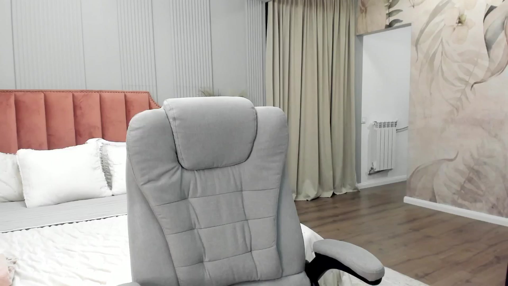 Gallery image thumbnail from NellieCutest's myfreecams stream on, 02/06/2025, 22:26 image 16 of 20