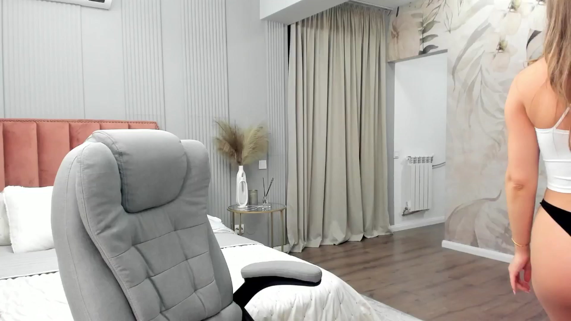 Gallery image thumbnail from NellieCutest's myfreecams stream on, 02/06/2025, 22:26 image 1 of 20