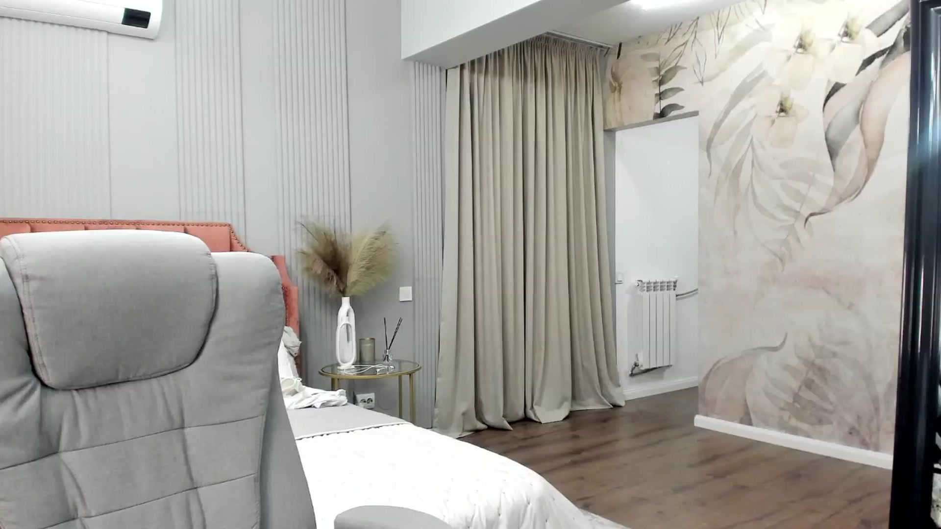 Gallery image thumbnail from NellieCutest's myfreecams stream on, 02/07/2025, 22:51 image 17 of 20