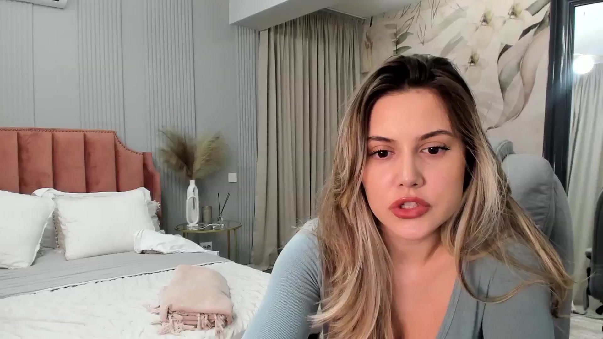 Gallery image thumbnail from NellieCutest's myfreecams stream on, 02/08/2025, 22:43 image 2 of 20