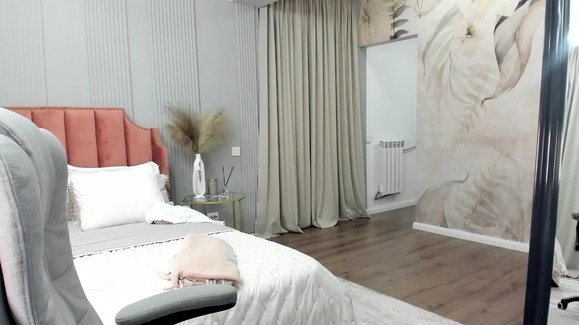 Gallery image thumbnail from NellieCutest's myfreecams stream on, 02/08/2025, 22:43 image 7 of 20