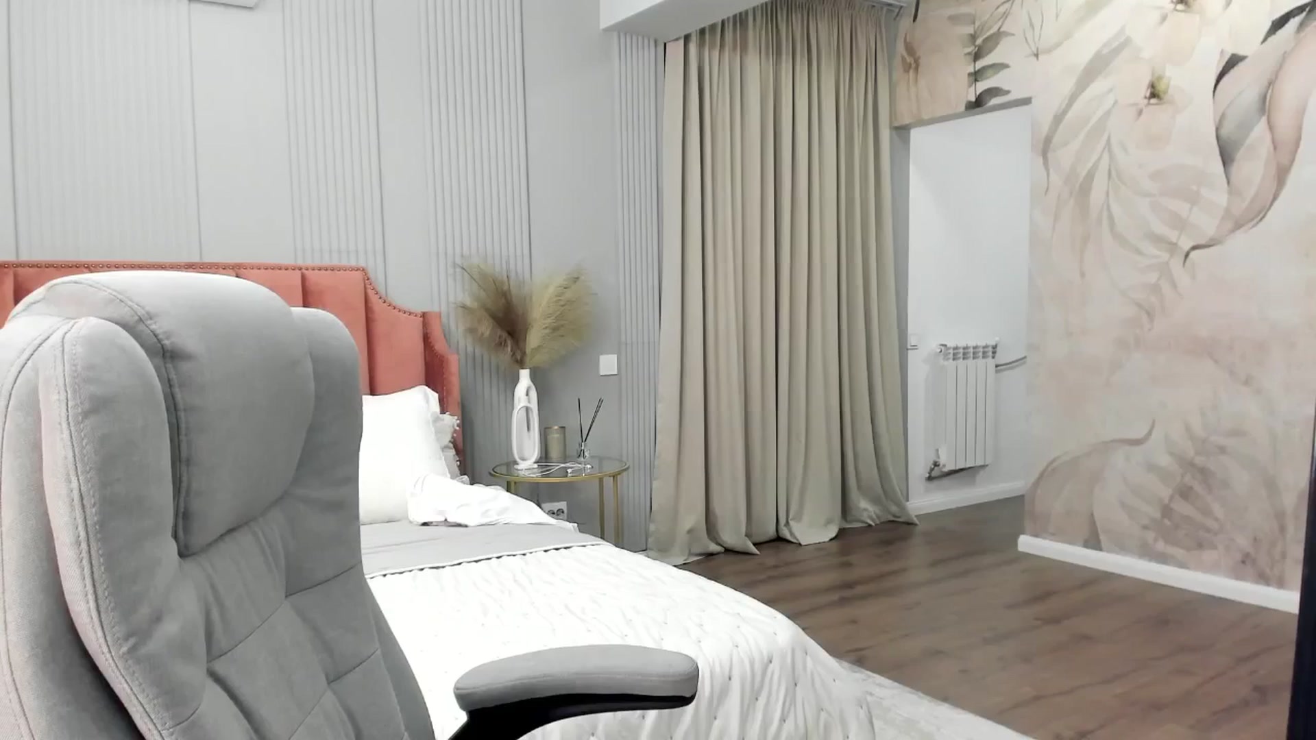 Gallery image thumbnail from NellieCutest's myfreecams stream on, 02/08/2025, 22:43 image 11 of 20