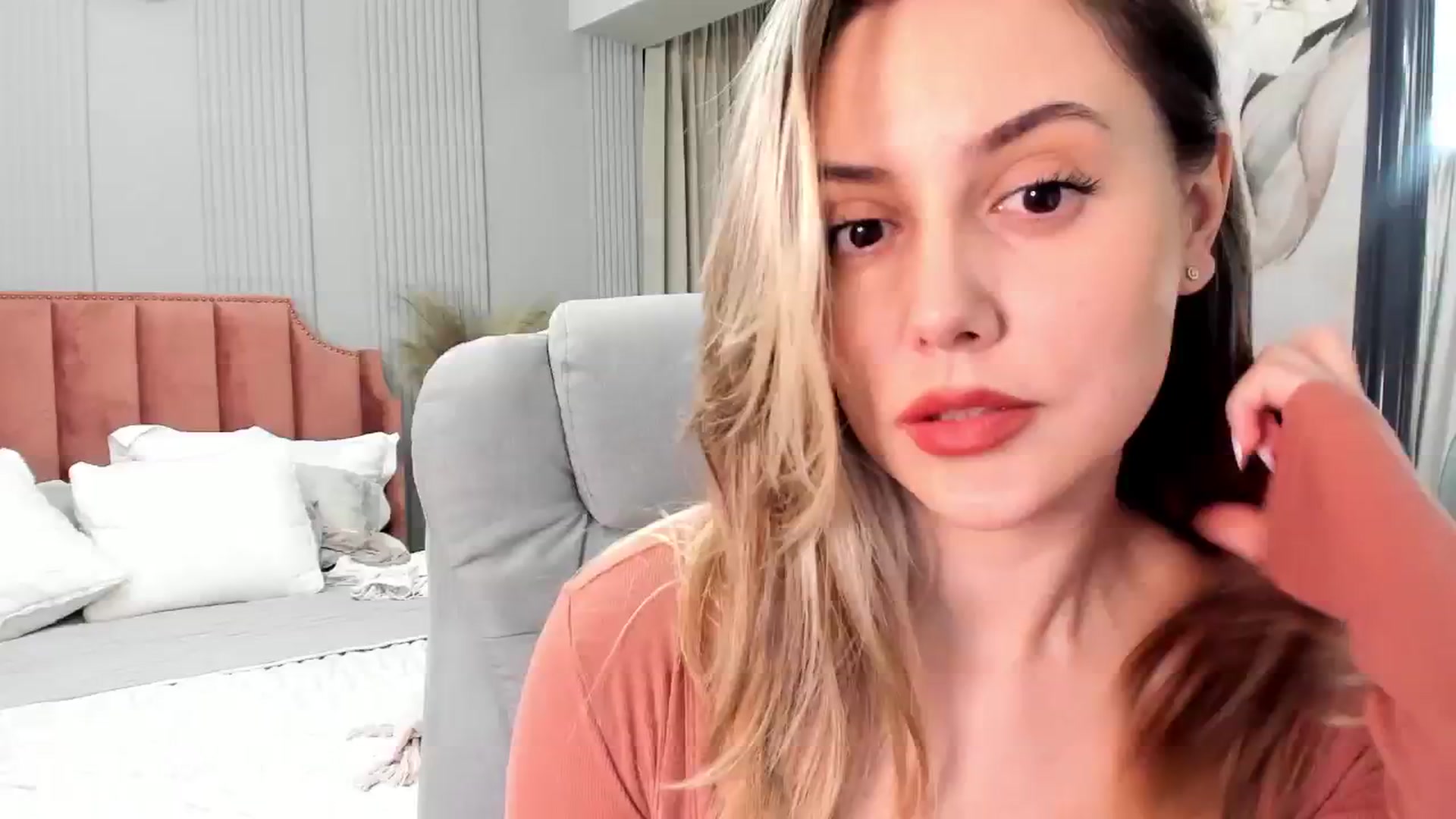 Gallery image thumbnail from NellieCutest's myfreecams stream on, 02/09/2025, 22:34 image 10 of 20