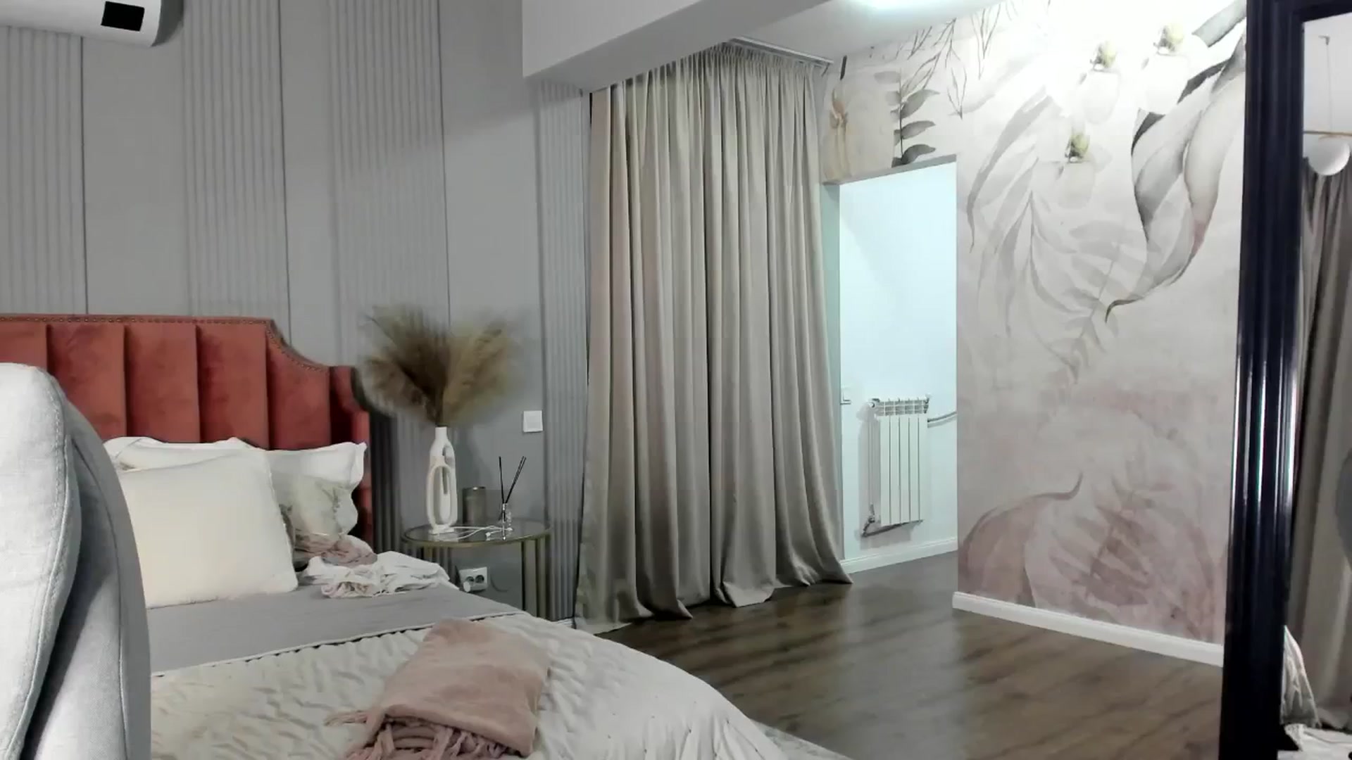 Gallery image thumbnail from NellieCutest's myfreecams stream on, 02/09/2025, 22:34 image 16 of 20