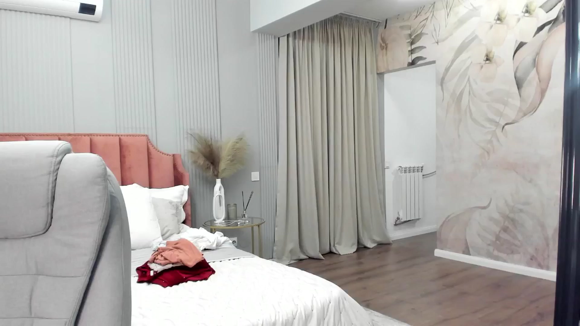 Gallery image thumbnail from NellieCutest's myfreecams stream on, 02/13/2025, 22:19 image 6 of 20