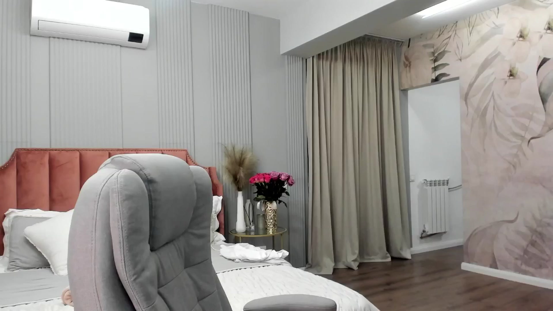 Gallery image thumbnail from NellieCutest's myfreecams stream on, 02/14/2025, 20:37 image 1 of 20