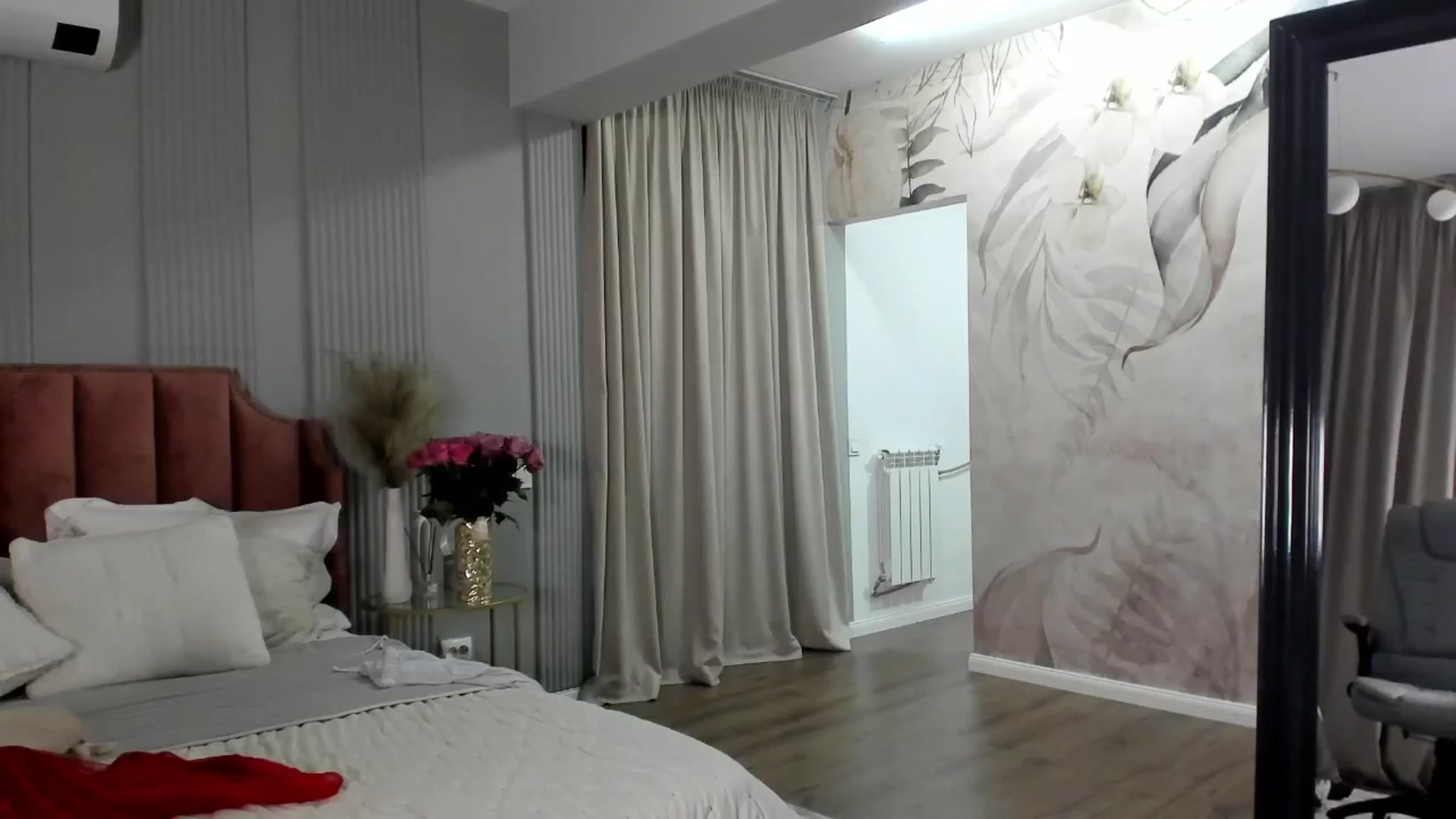 Gallery image thumbnail from NellieCutest's myfreecams stream on, 02/14/2025, 23:41 image 20 of 20