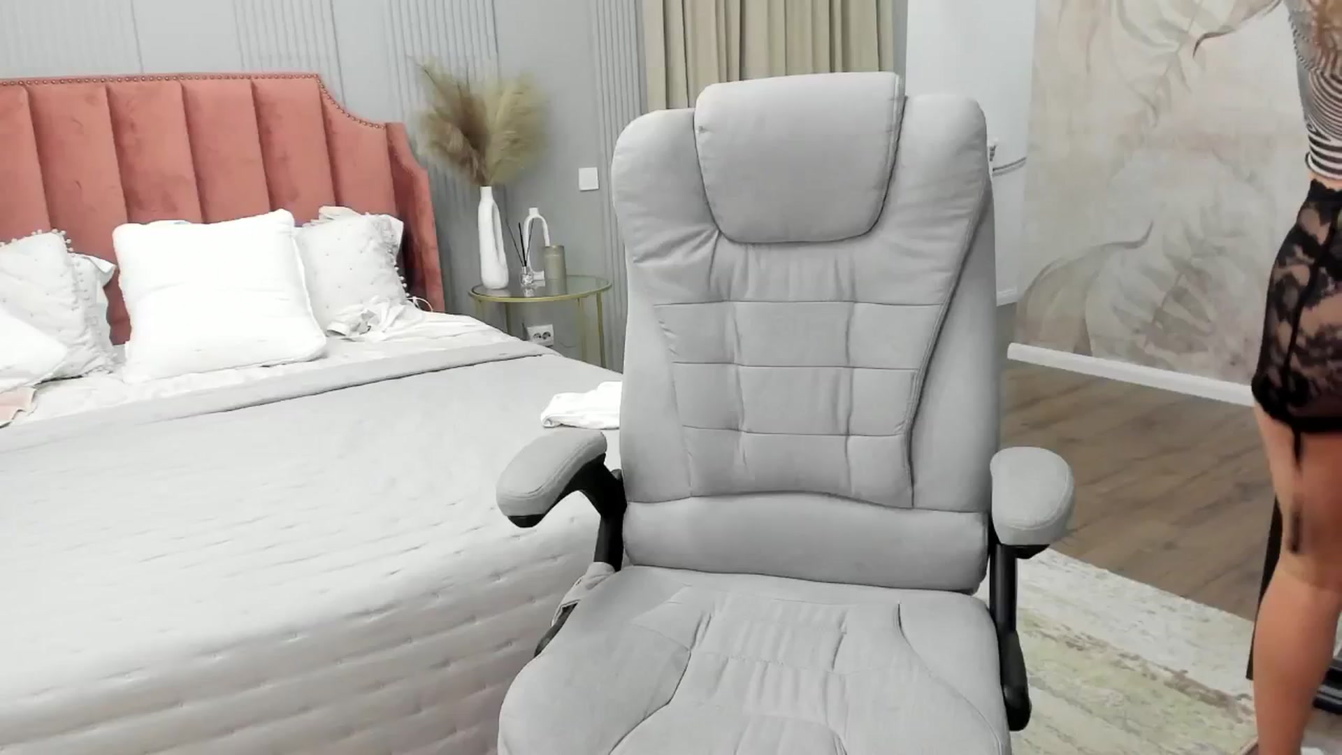 Gallery image thumbnail from NellieCutest's myfreecams stream on, 02/21/2025, 22:18 image 7 of 20
