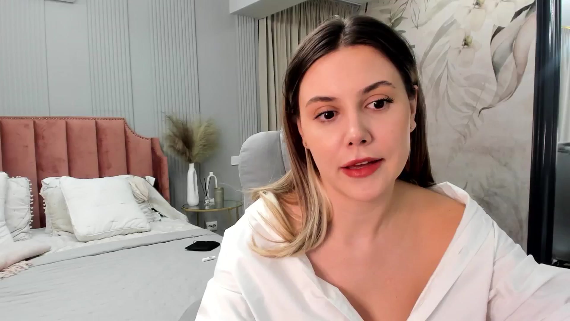 Gallery image thumbnail from NellieCutest's myfreecams stream on, 02/22/2025, 23:12 image 3 of 20
